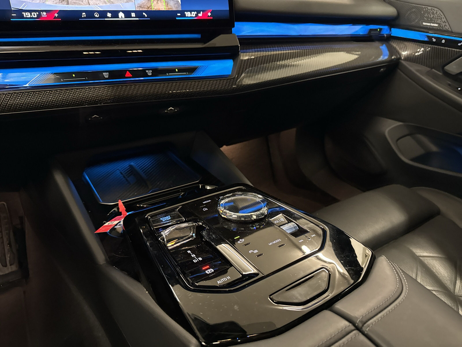 BMW i5 M60 xDrive M Sport Pro-image-12
