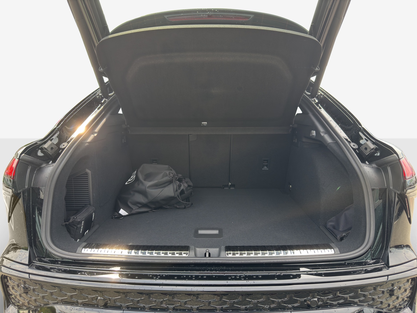 AUDI Q3 Sportback e-hybrid 200 kW S tronig-image-5