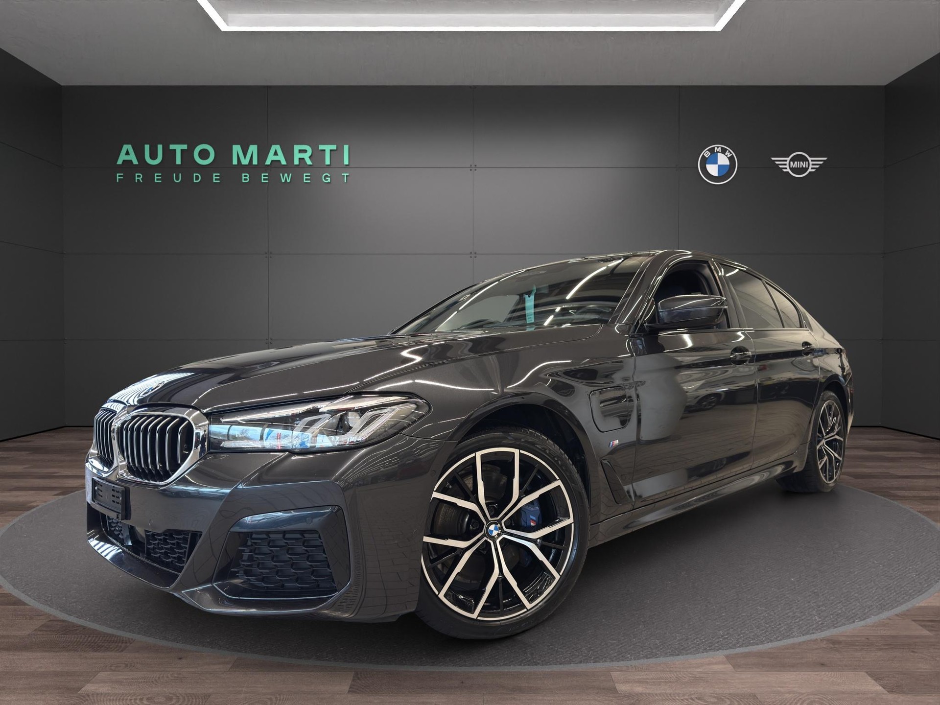 BMW 530e xDrive M Sport-image-0