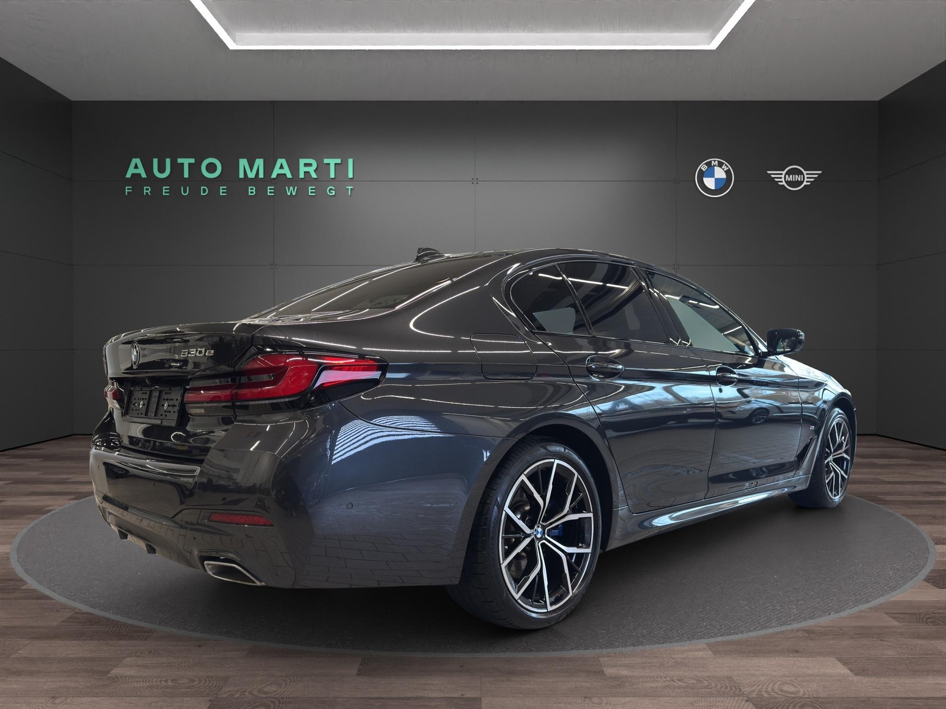 BMW 530e xDrive M Sport-image-4