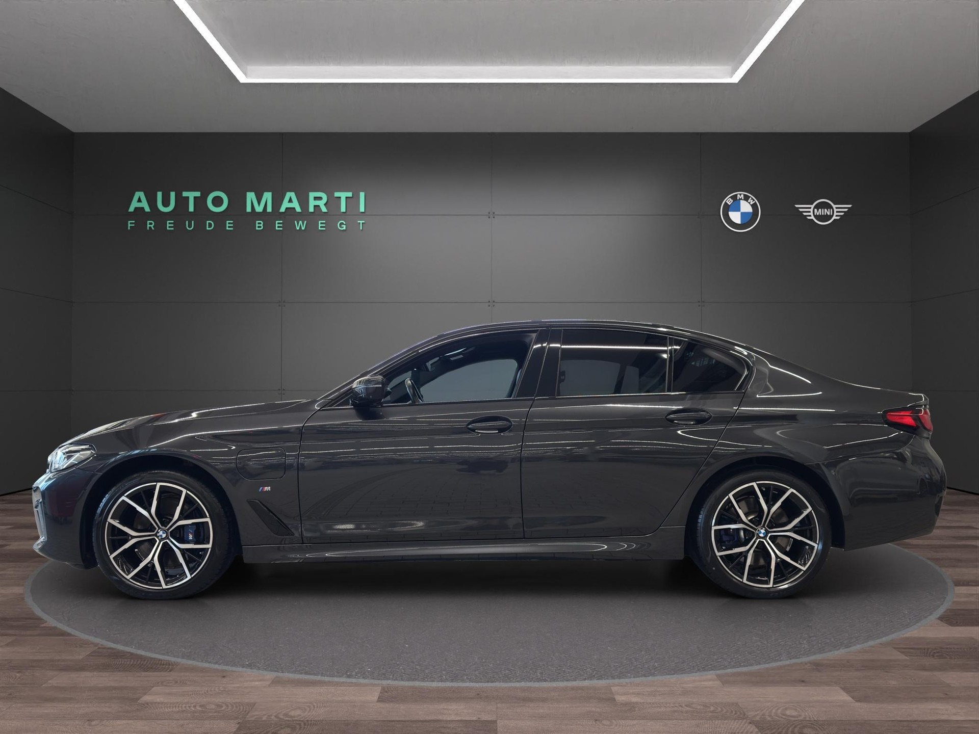 BMW 530e xDrive M Sport-image-2