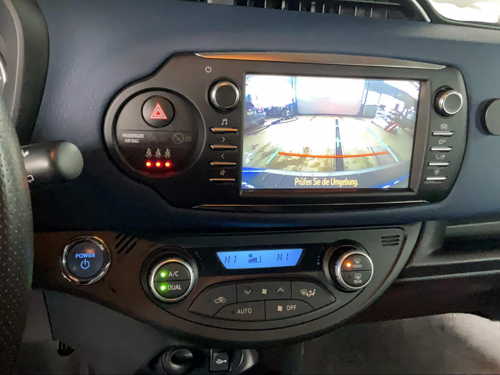 TOYOTA Yaris 1.5 VVT-i HSD Style-image-6
