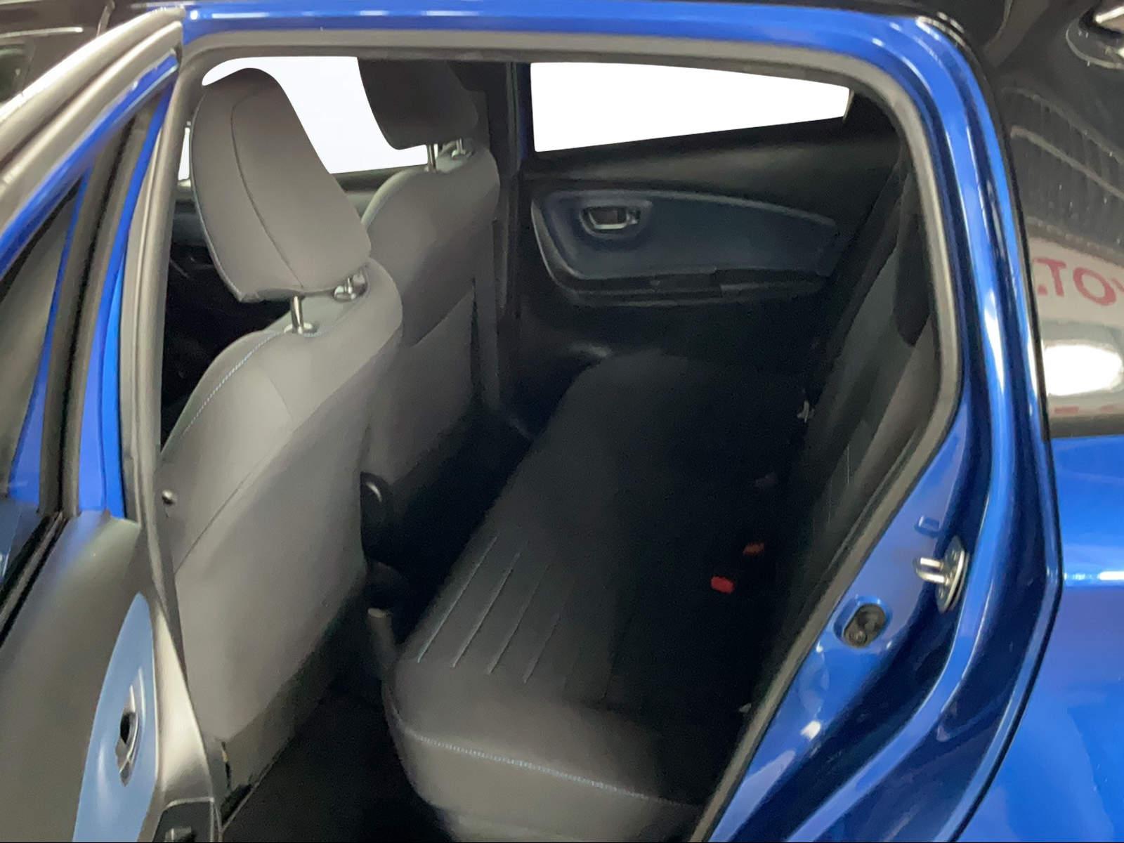 TOYOTA Yaris 1.5 VVT-i HSD Style-image-9