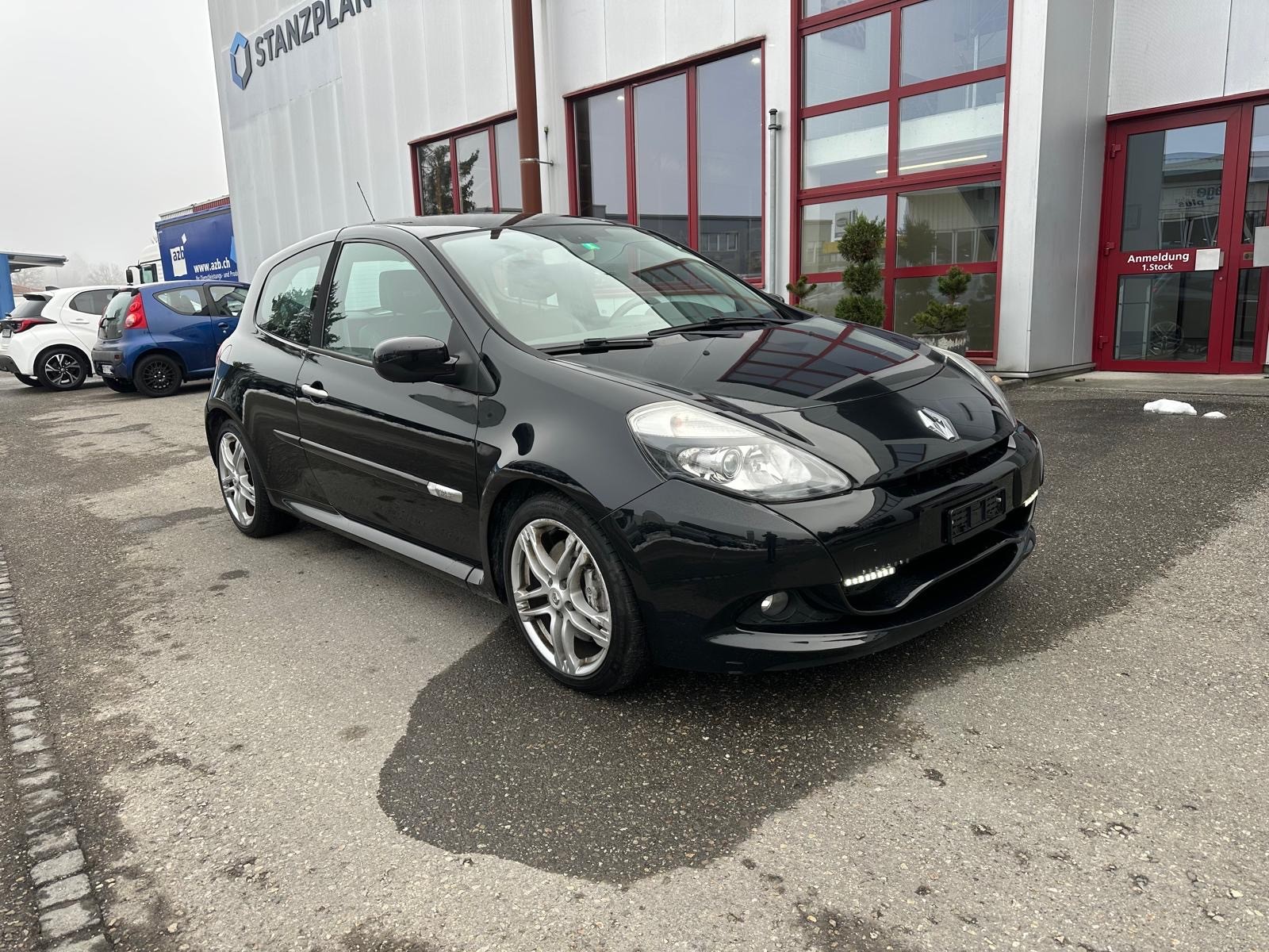 RENAULT Clio 2.0 16V RS (Sport)