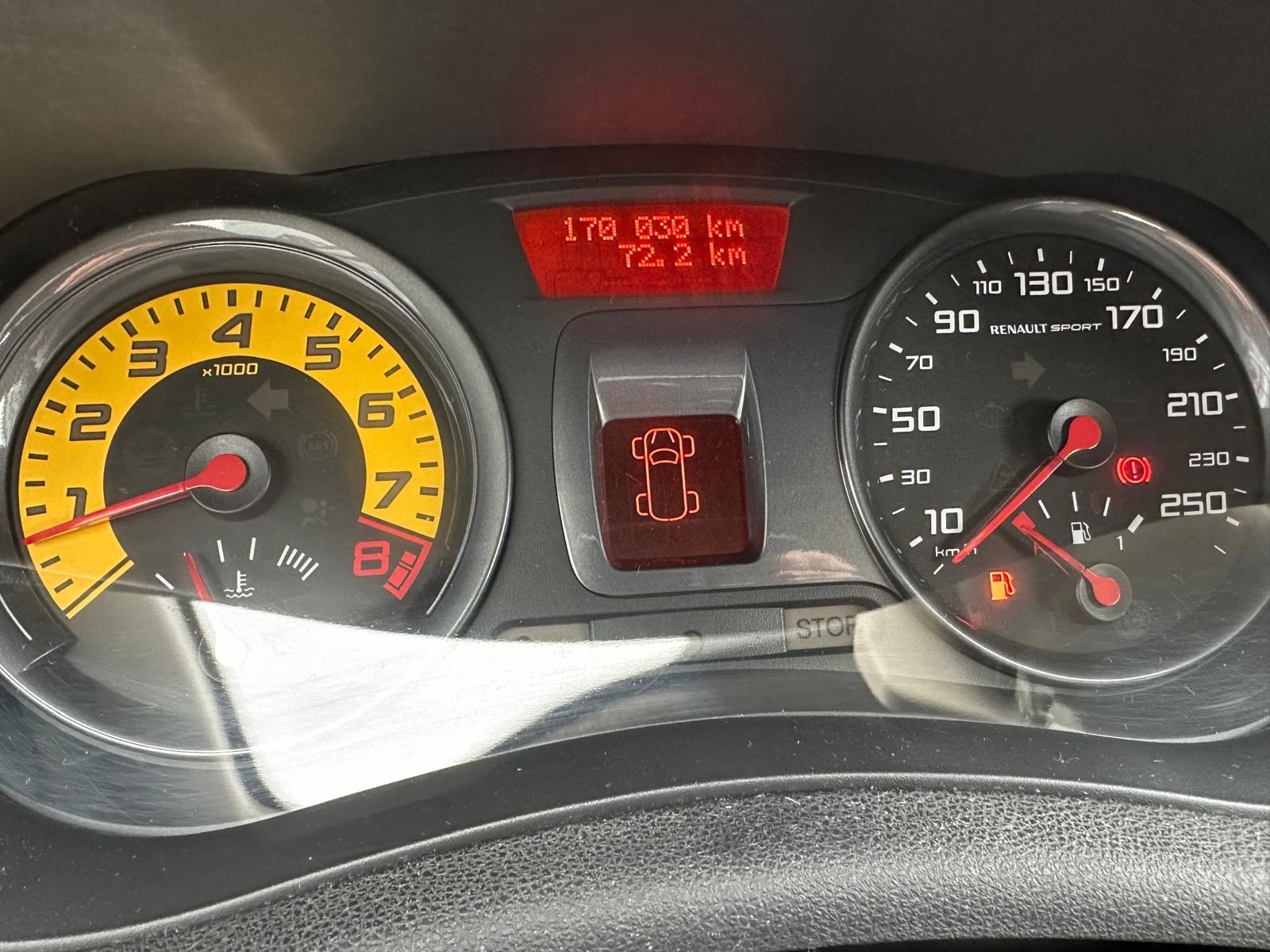 RENAULT Clio 2.0 16V RS (Sport)-image-10