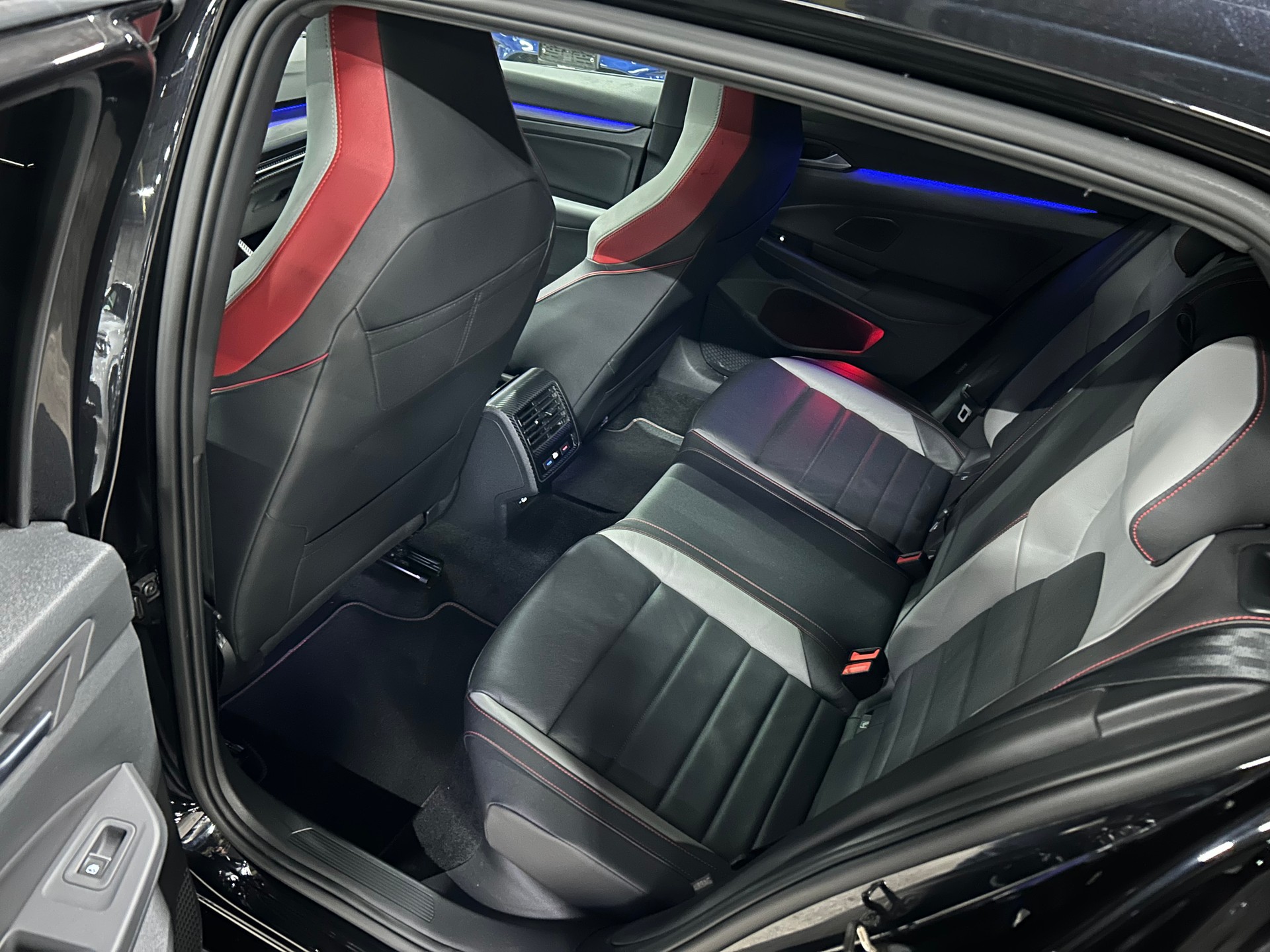 VW Golf 2.0 TSI GTI DSG-image-11