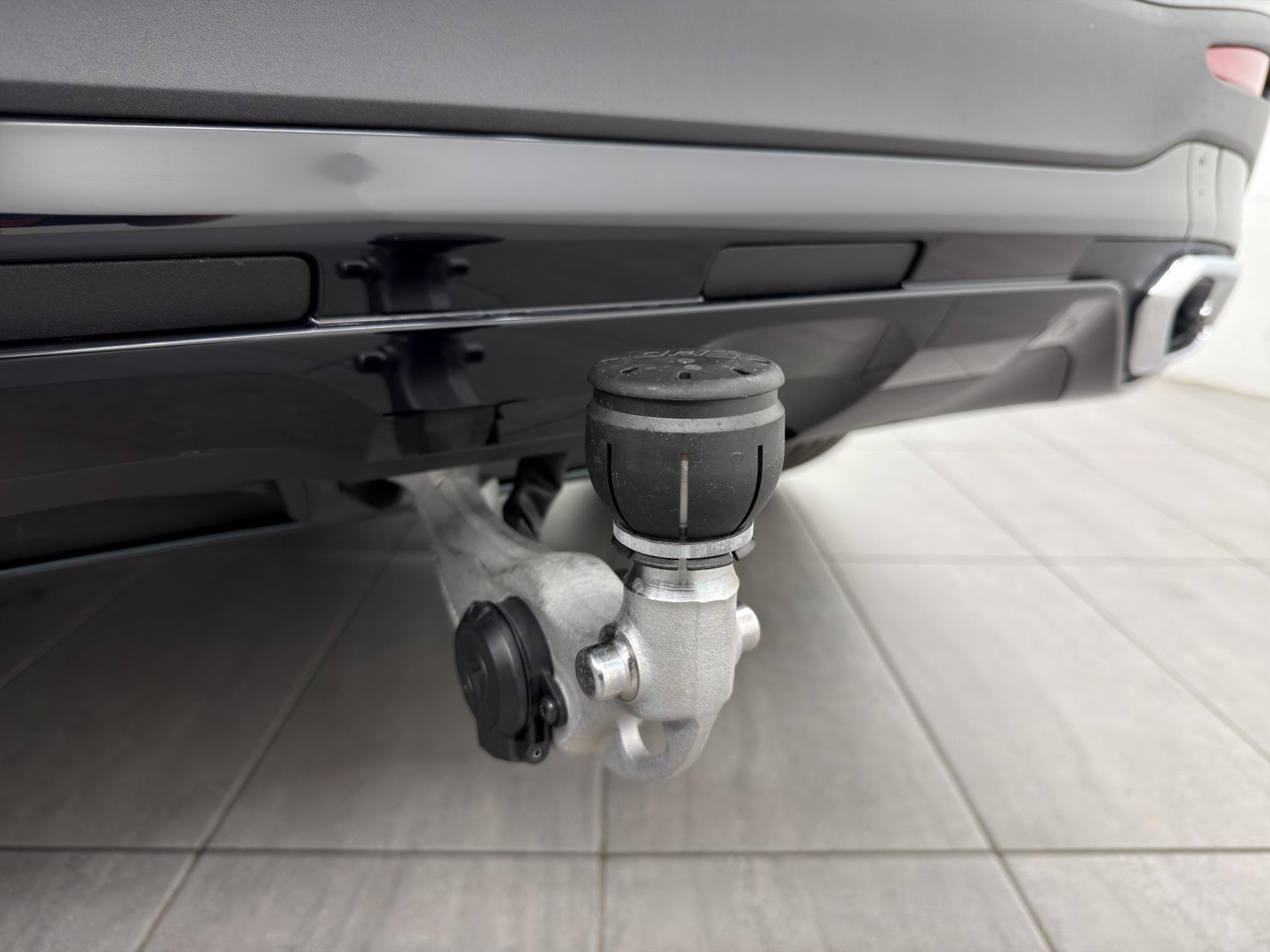 MERCEDES-BENZ GLC 220 d AMG Line 4matic-image-11