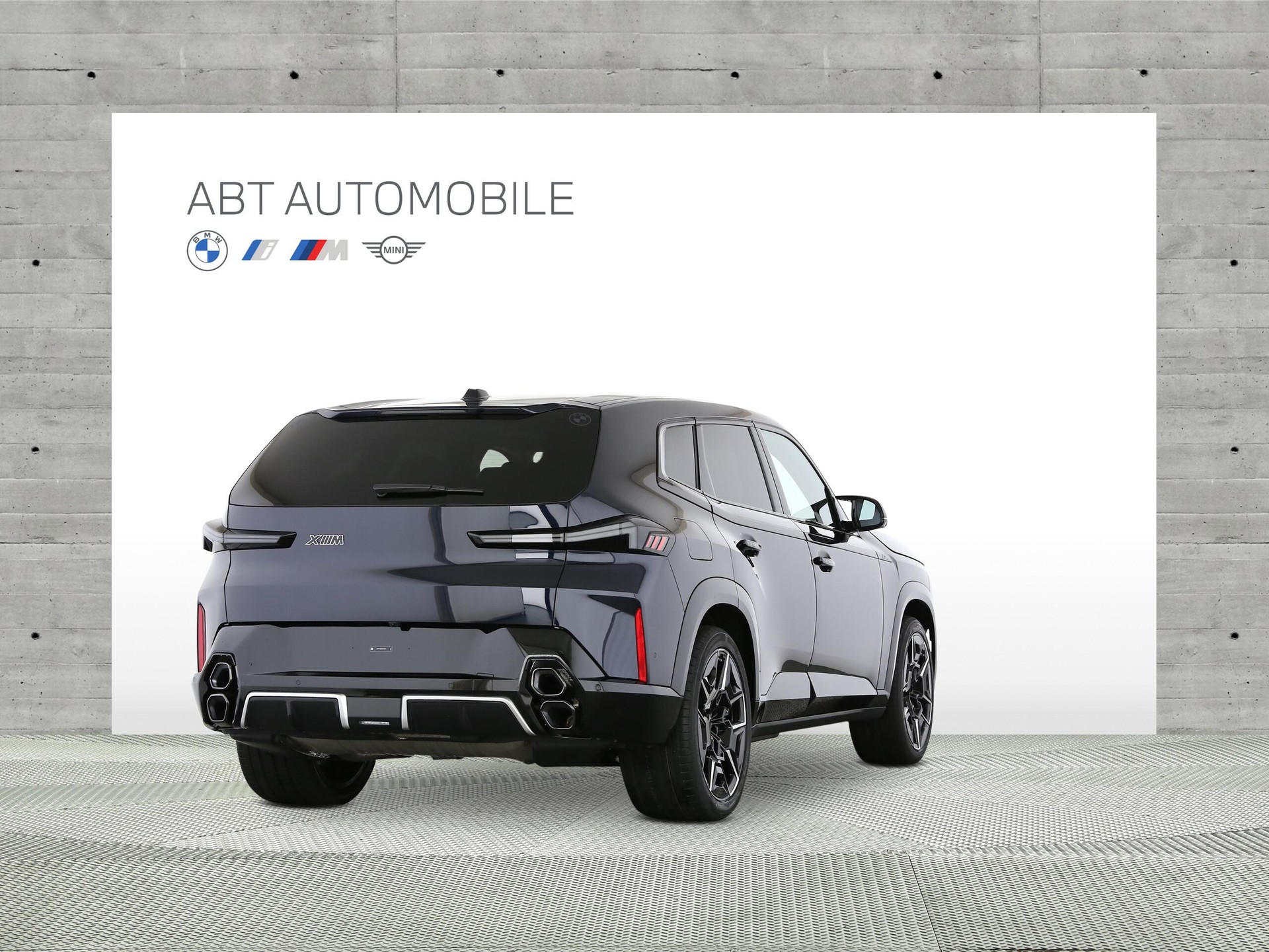 BMW XM 50e Plug-in Hybrid-image-2