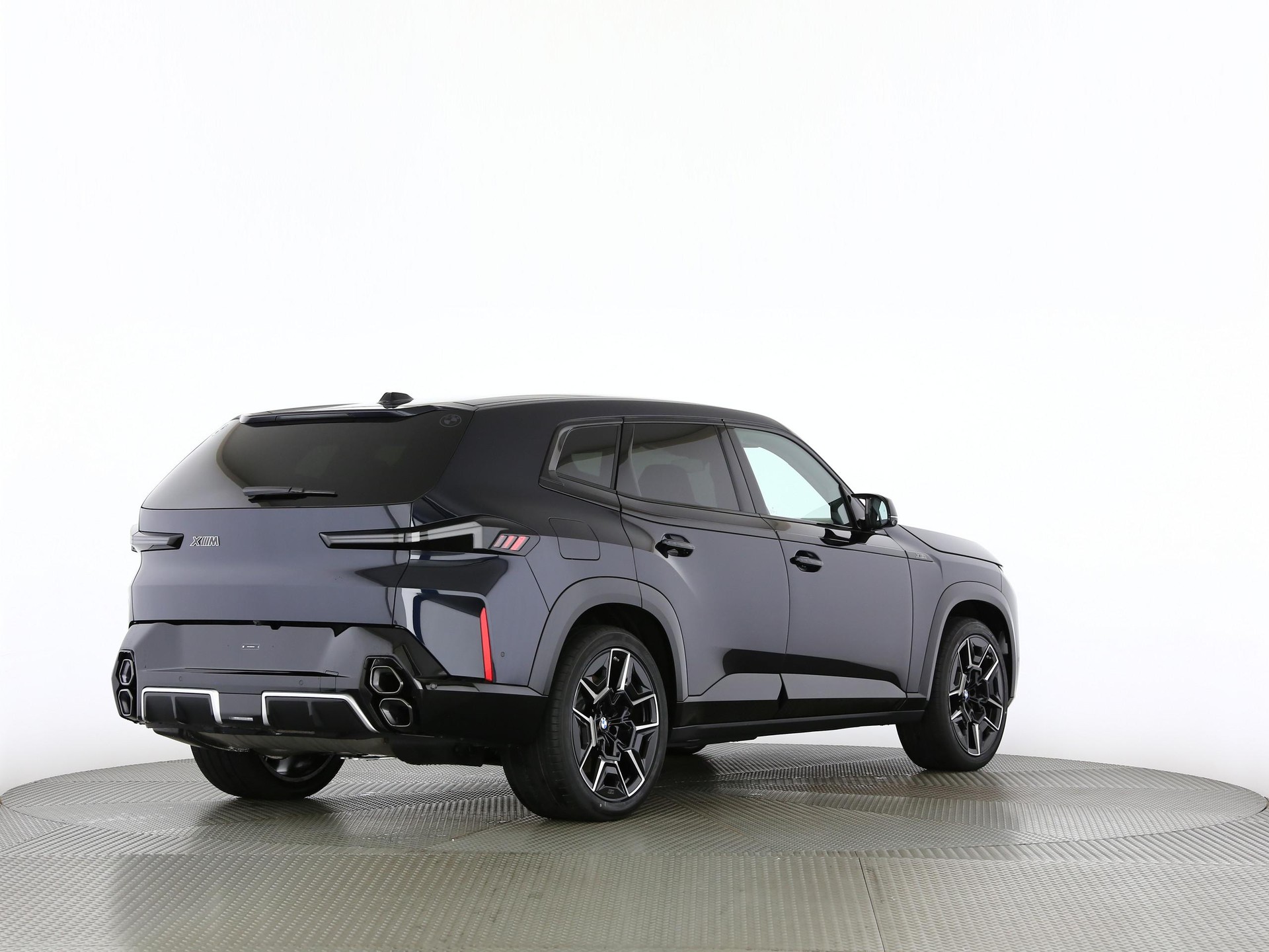 BMW XM 50e Plug-in Hybrid-image-19