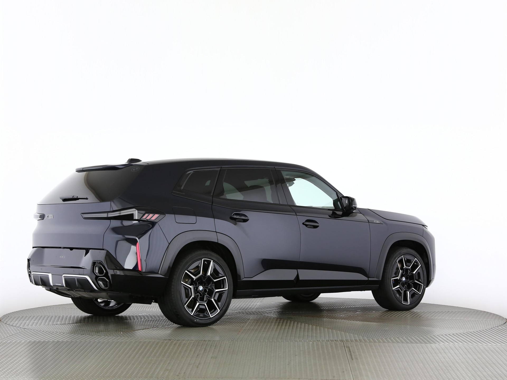 BMW XM 50e Plug-in Hybrid-image-20