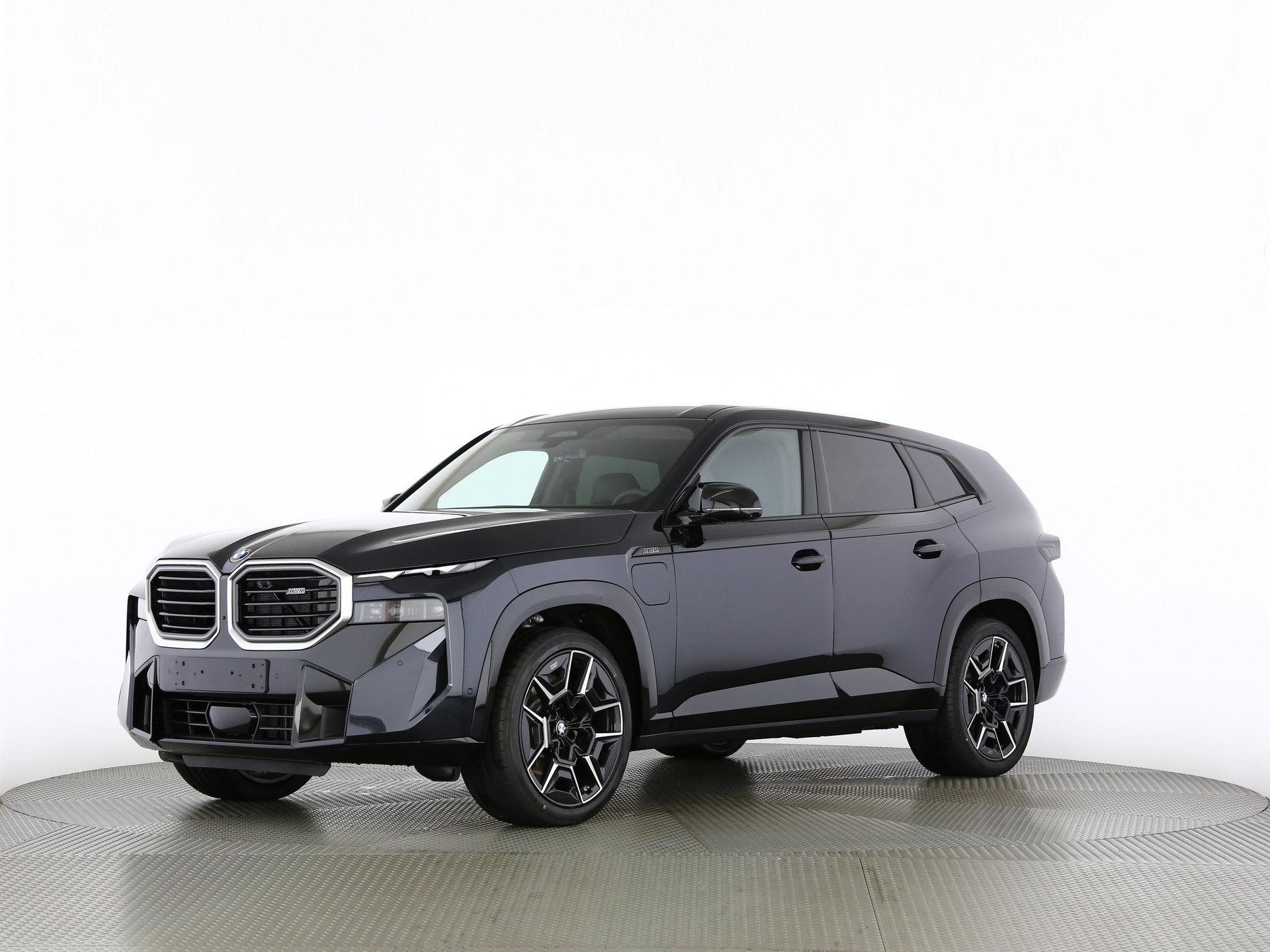 BMW XM 50e Plug-in Hybrid-image-8