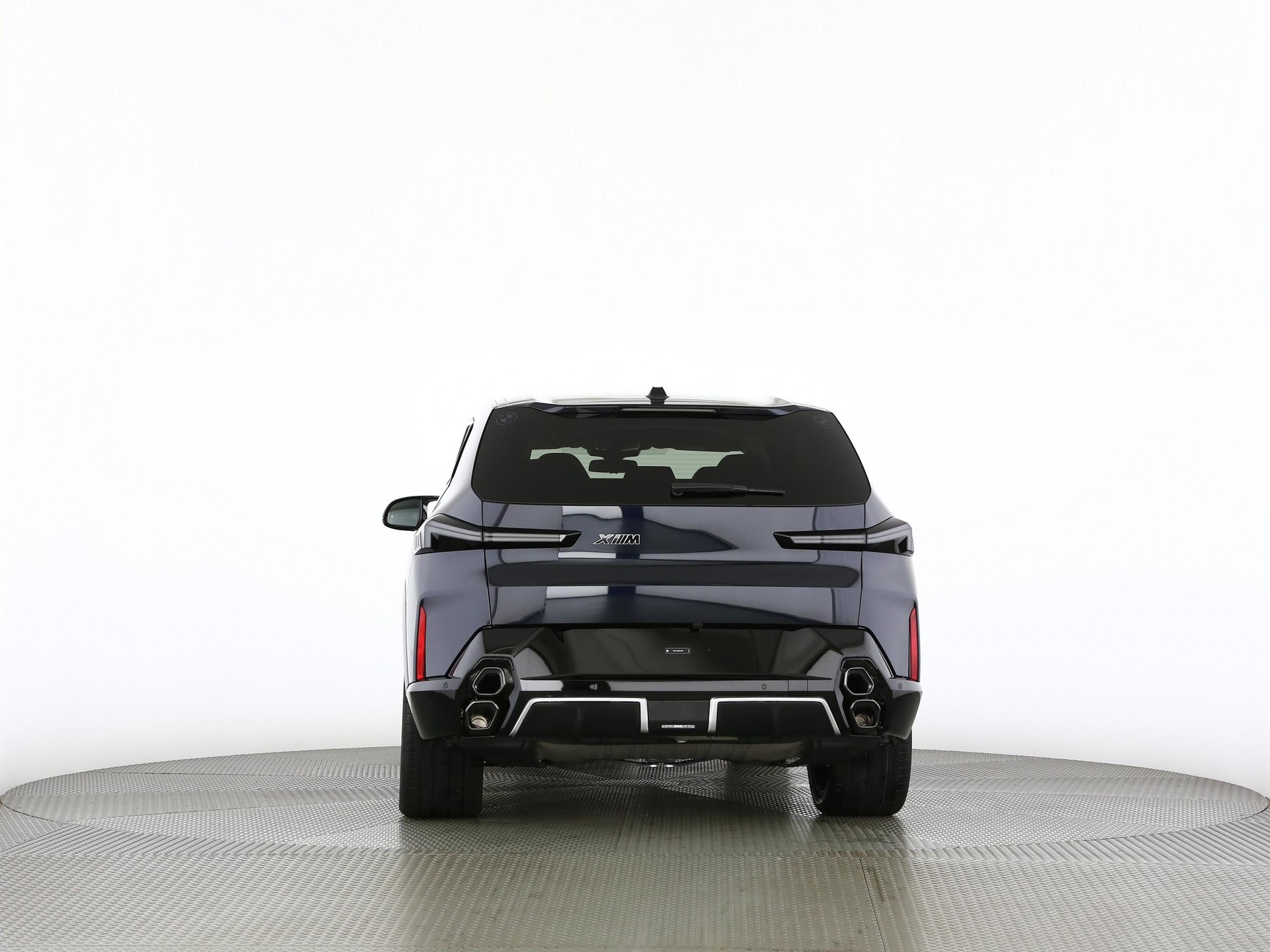 BMW XM 50e Plug-in Hybrid-image-16