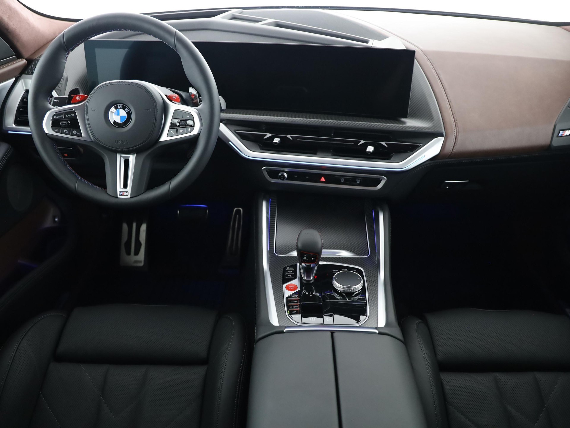 BMW XM 50e Plug-in Hybrid-image-5