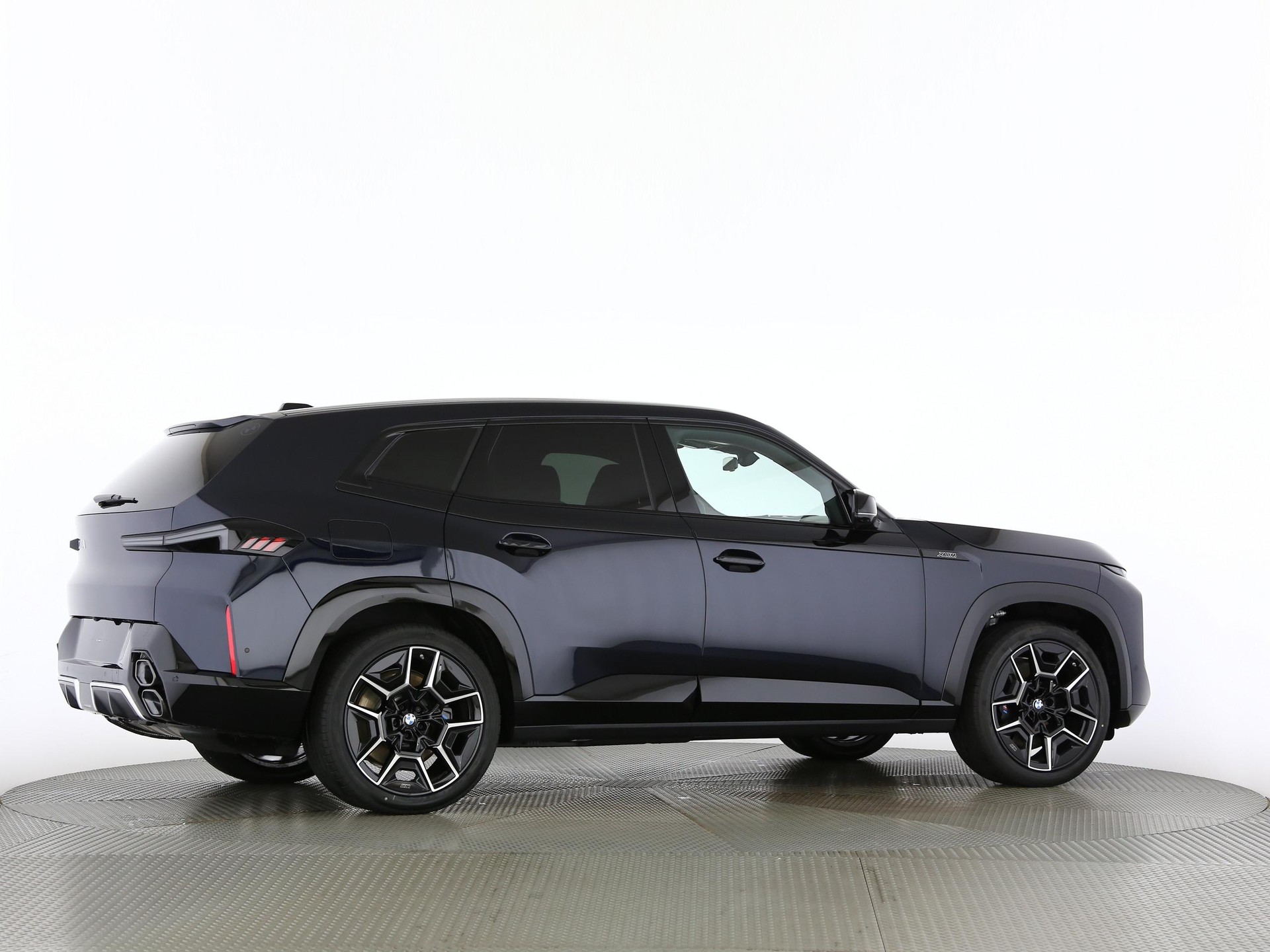 BMW XM 50e Plug-in Hybrid-image-21