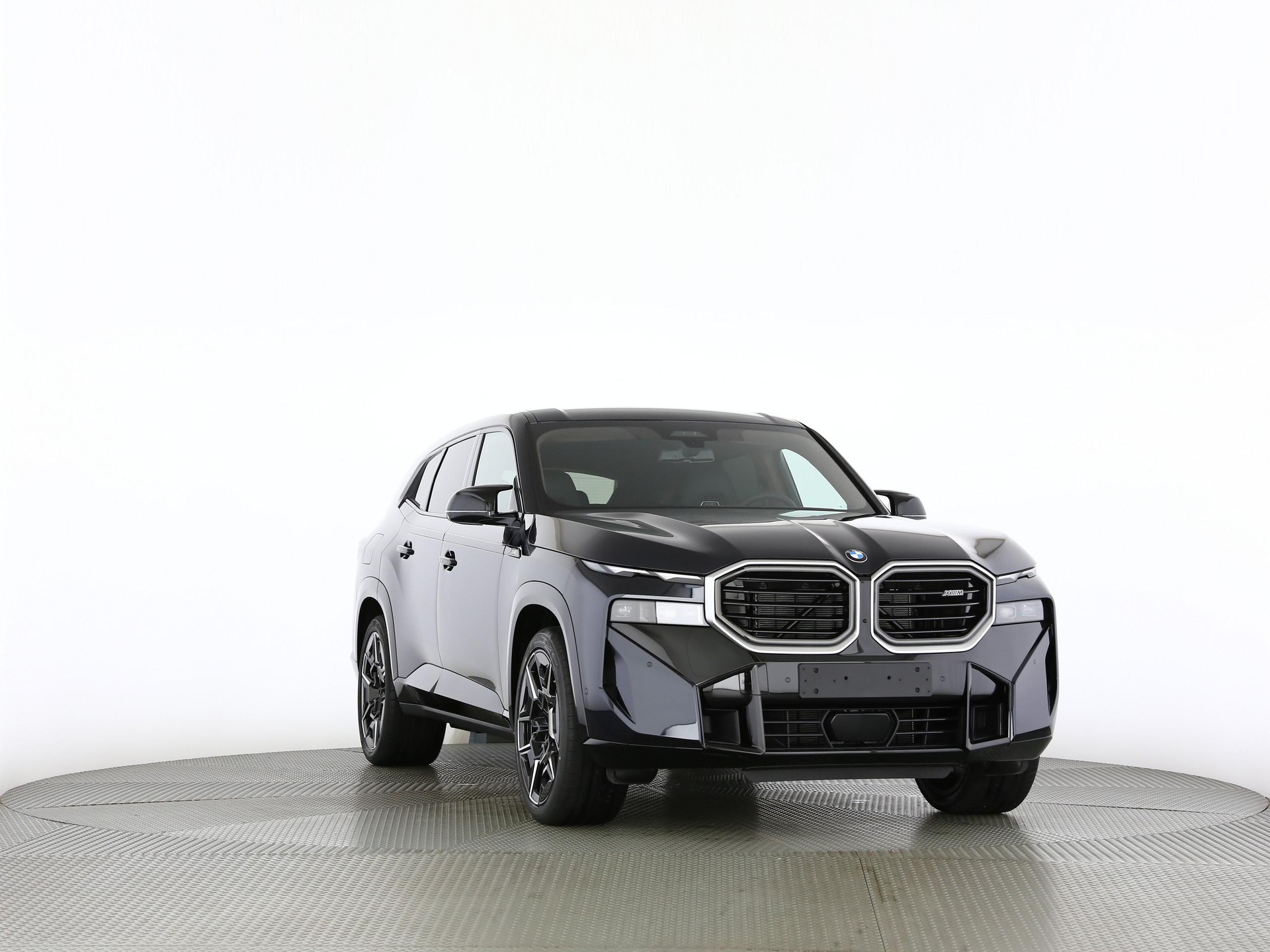 BMW XM 50e Plug-in Hybrid-image-28