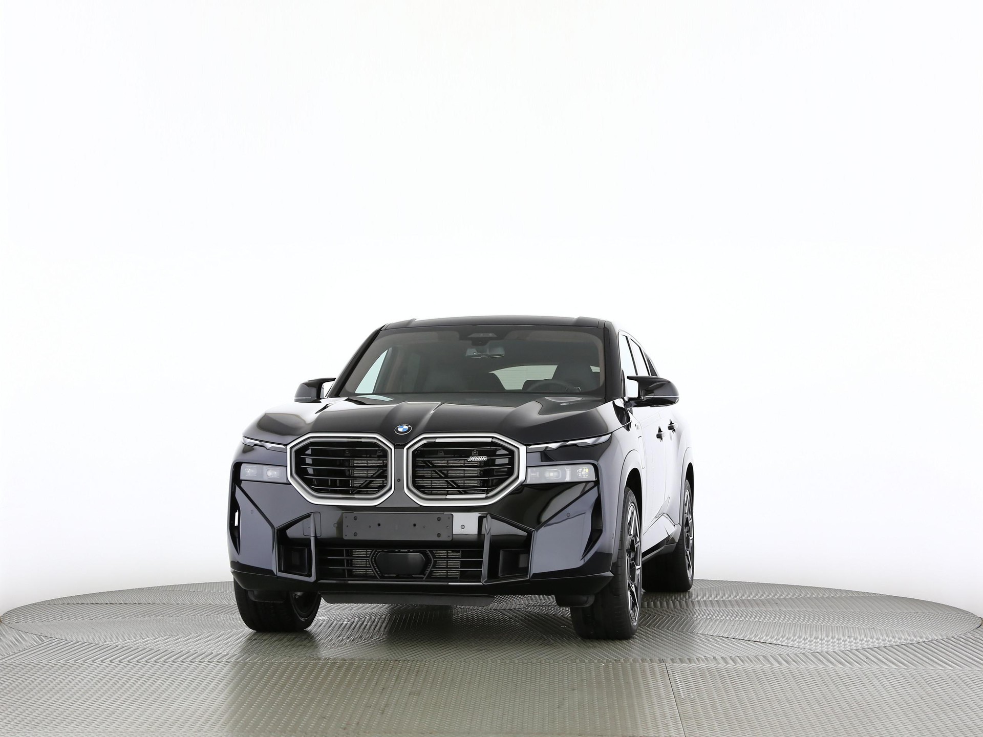 BMW XM 50e Plug-in Hybrid-image-6