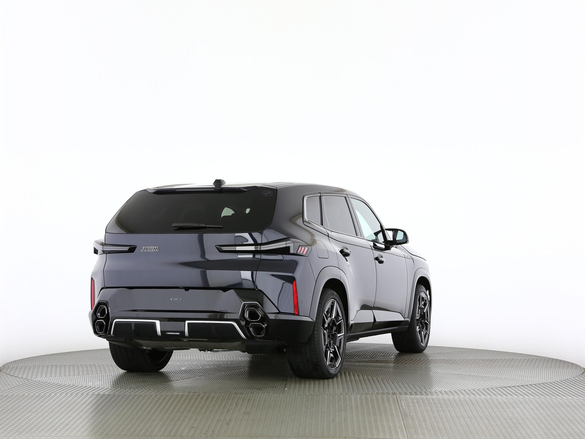 BMW XM 50e Plug-in Hybrid-image-18