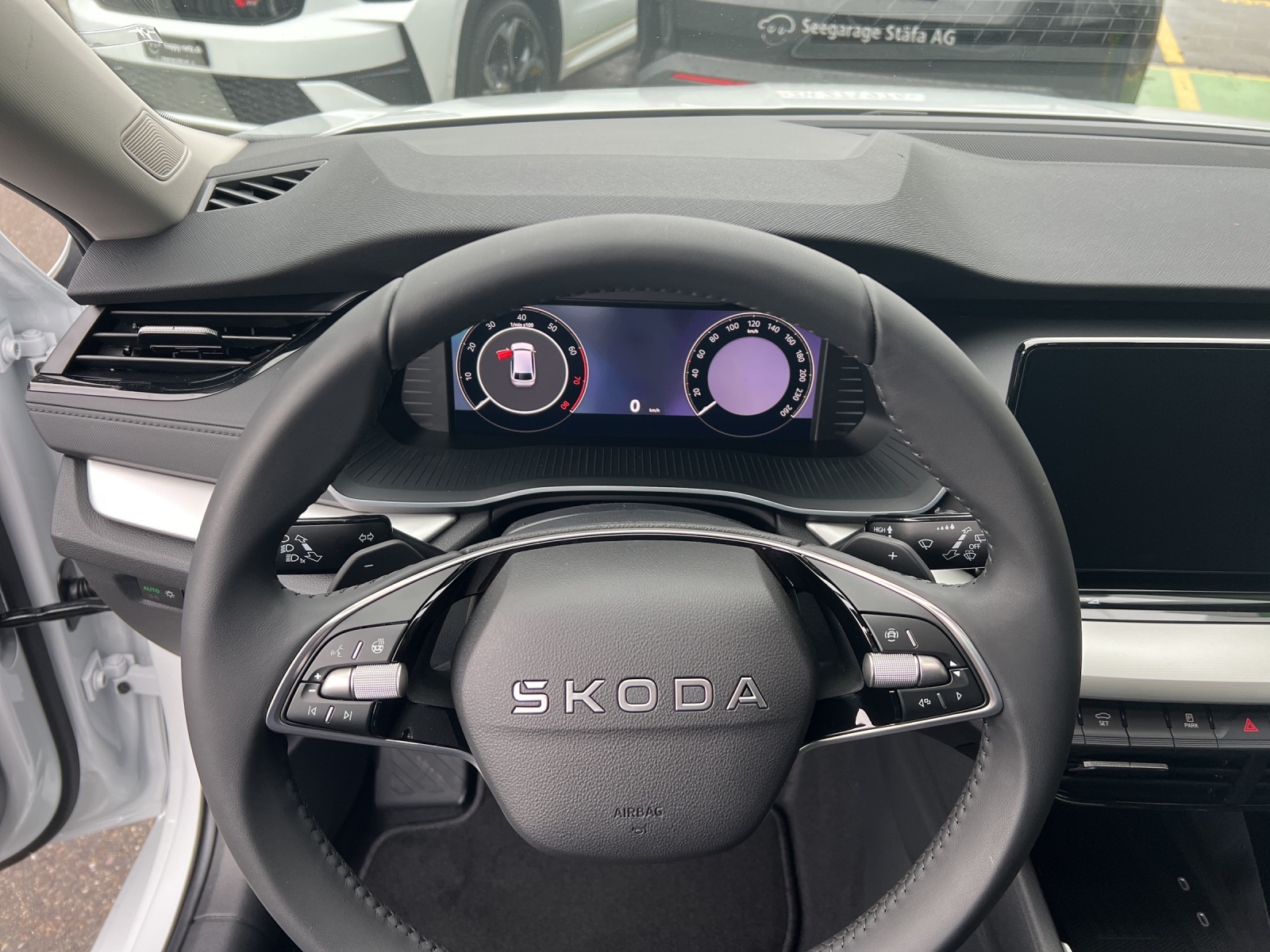 SKODA Octavia Combi 2.0 TSI DSG Selection 4x4-image-6