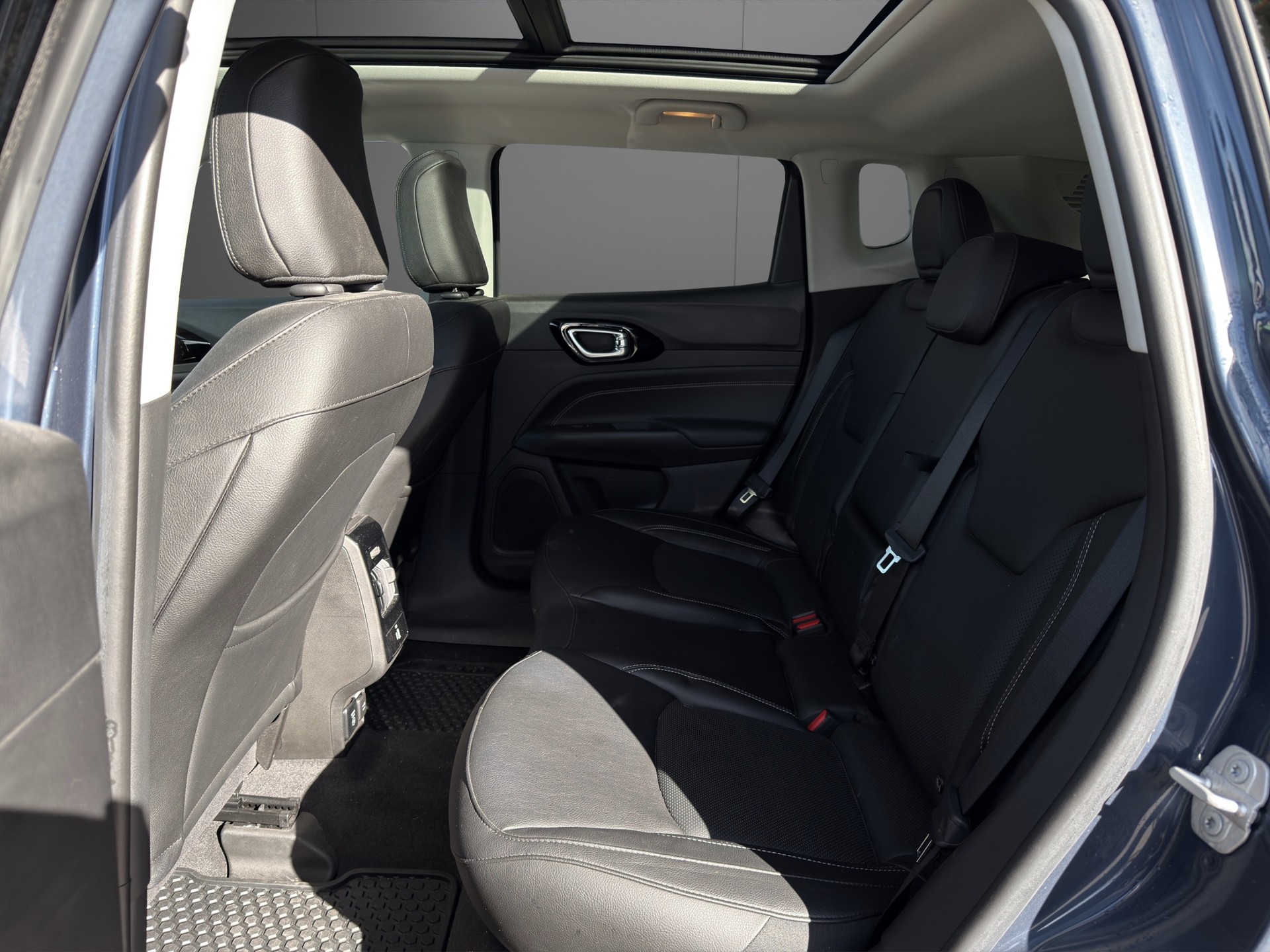 JEEP Compass 1.3 T PHEV Limited AWD-image-4