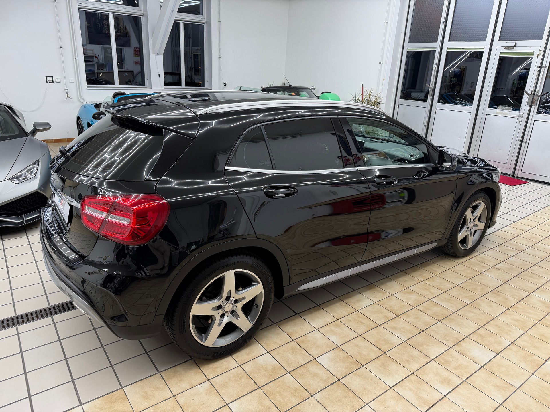 MERCEDES-BENZ GLA 250 AMG Line 7G-DCT-image-5