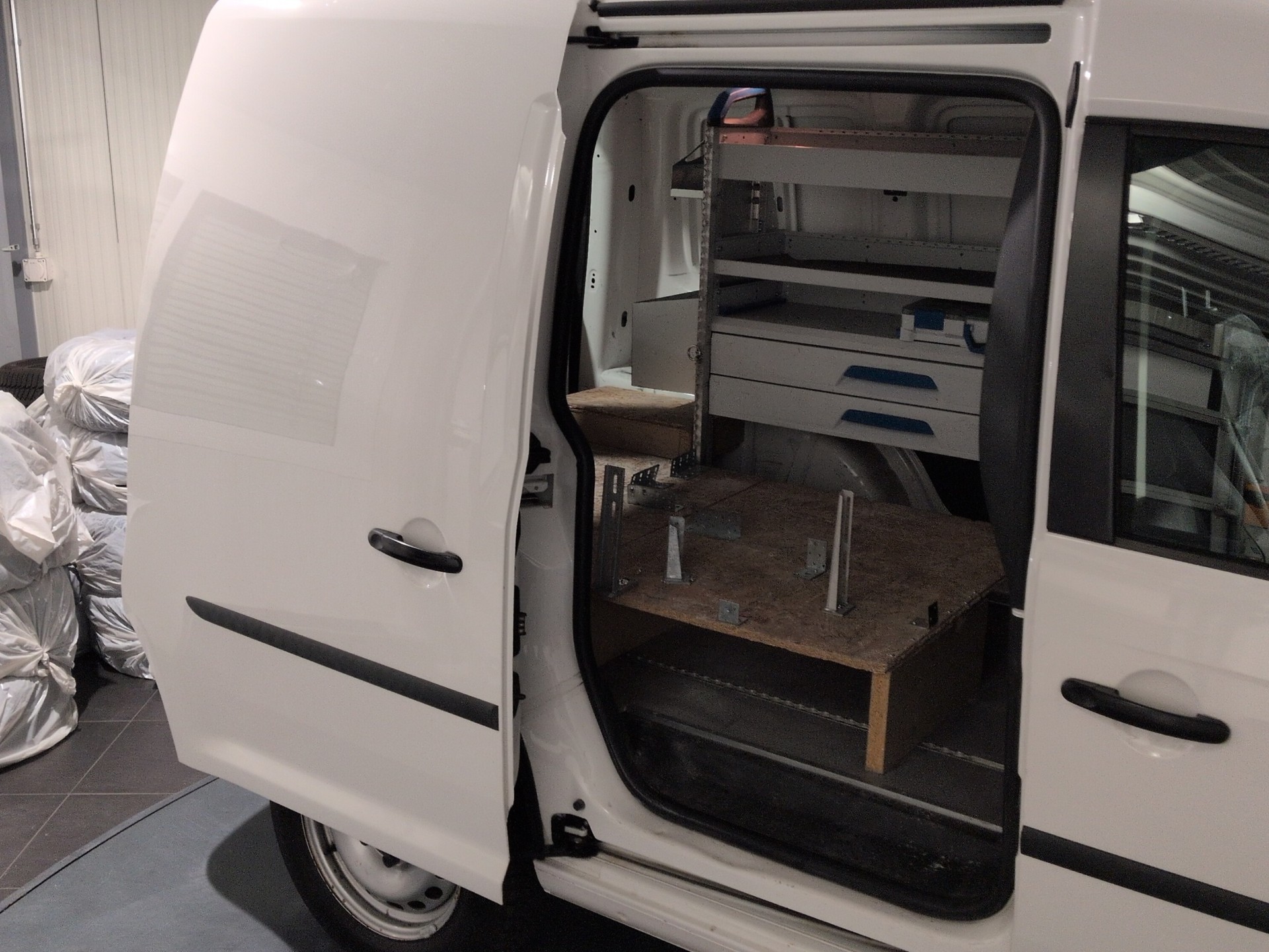 VW Caddy 2.0TDI 4Motion BlueMotion Technology-image-18