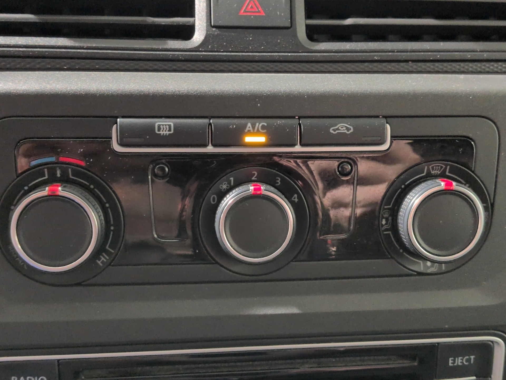 VW Caddy 2.0TDI 4Motion BlueMotion Technology-image-17