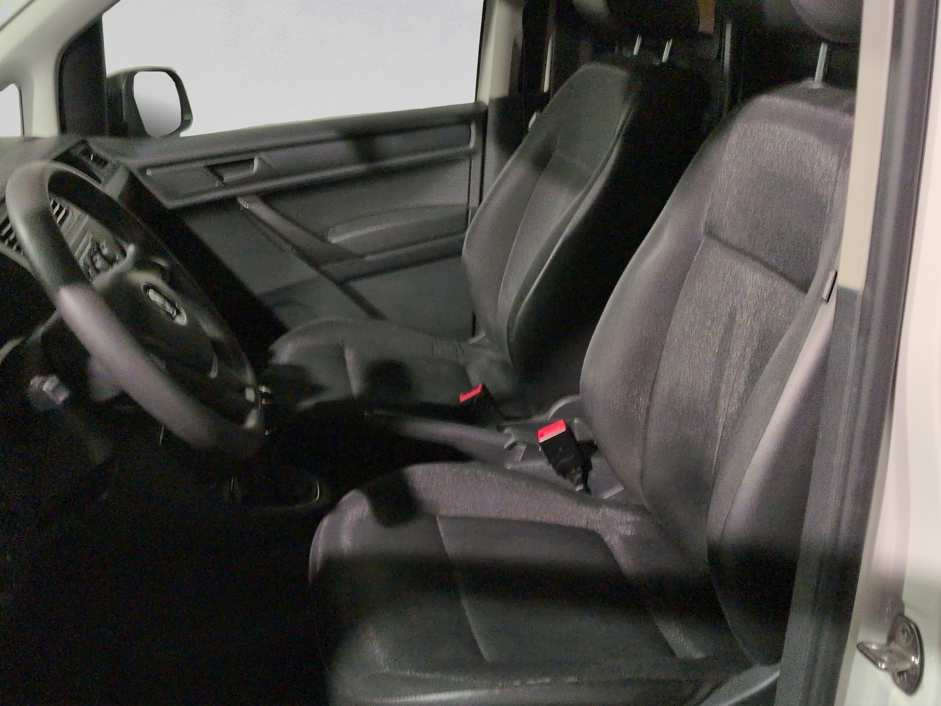 VW Caddy 2.0TDI 4Motion BlueMotion Technology-image-8