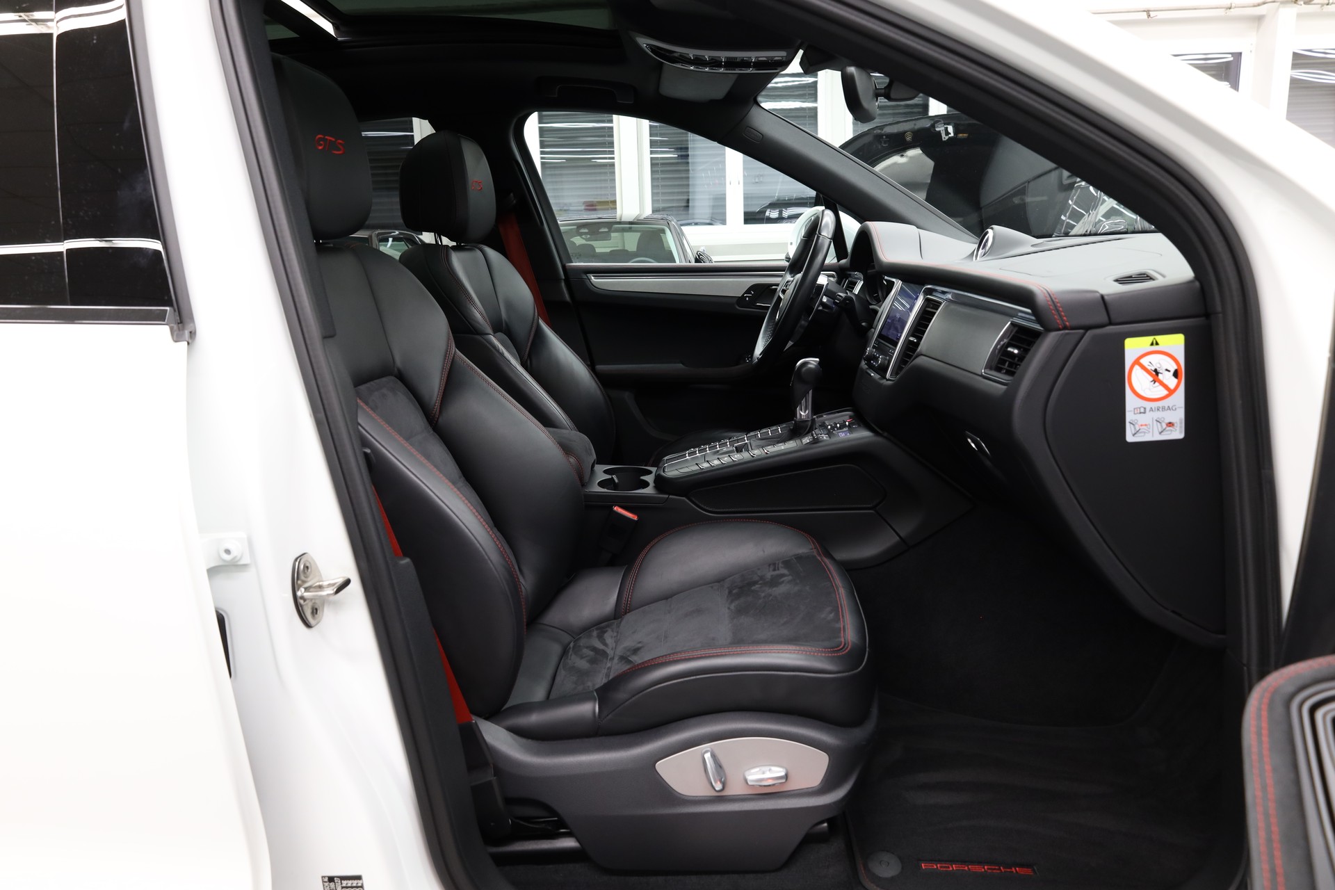 PORSCHE Macan 3.0 V6 GTS-image-12