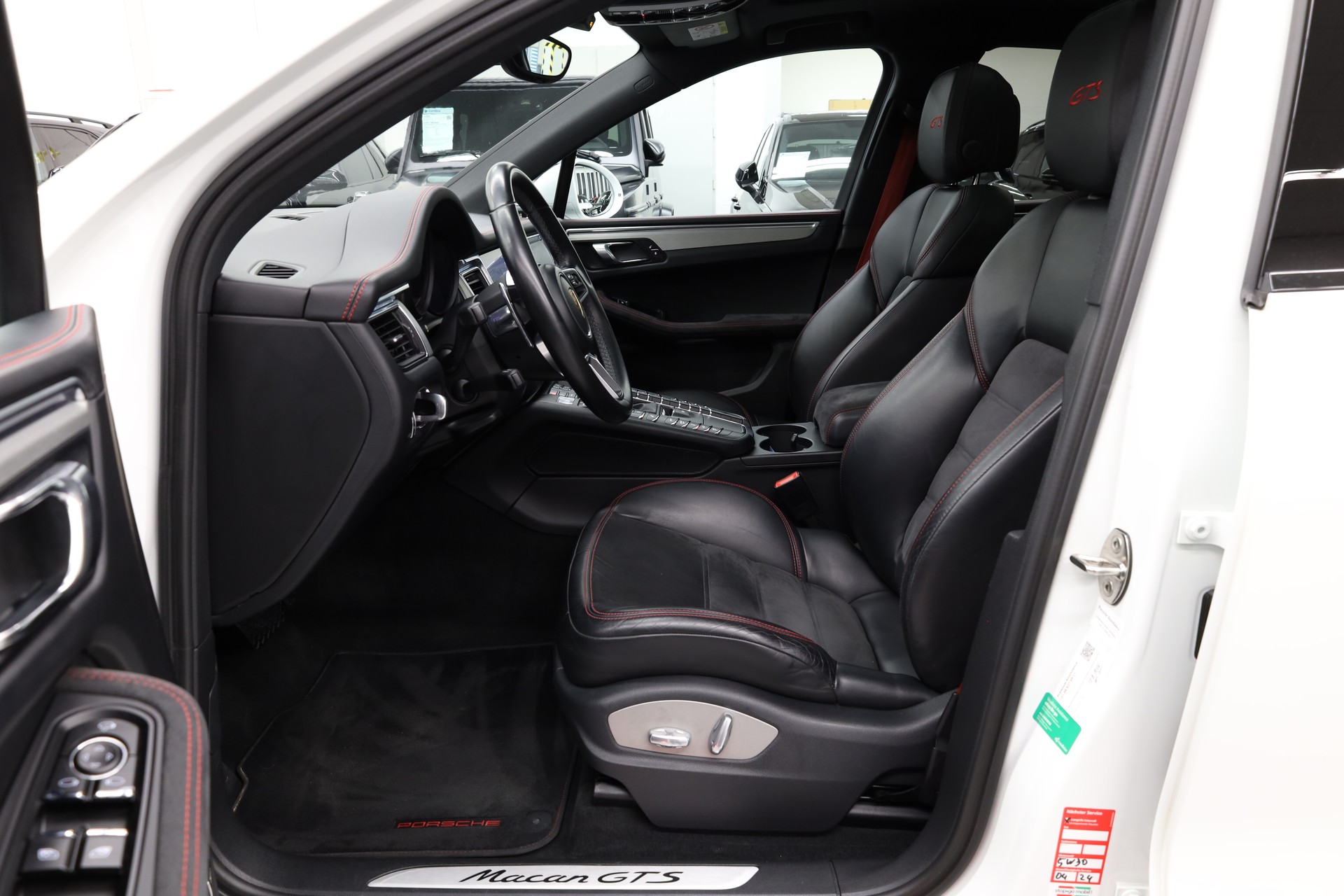 PORSCHE Macan 3.0 V6 GTS-image-11