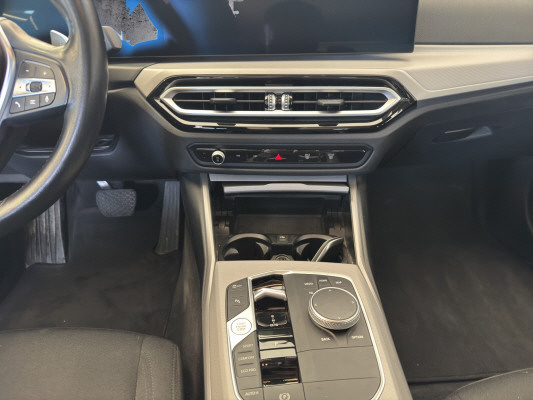 BMW 320d xDrive 48V Touring-image-8