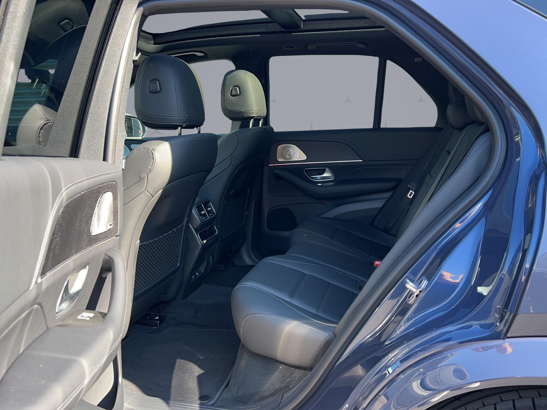 MERCEDES-BENZ GLE 300 d AMG Line 4matic-image-9