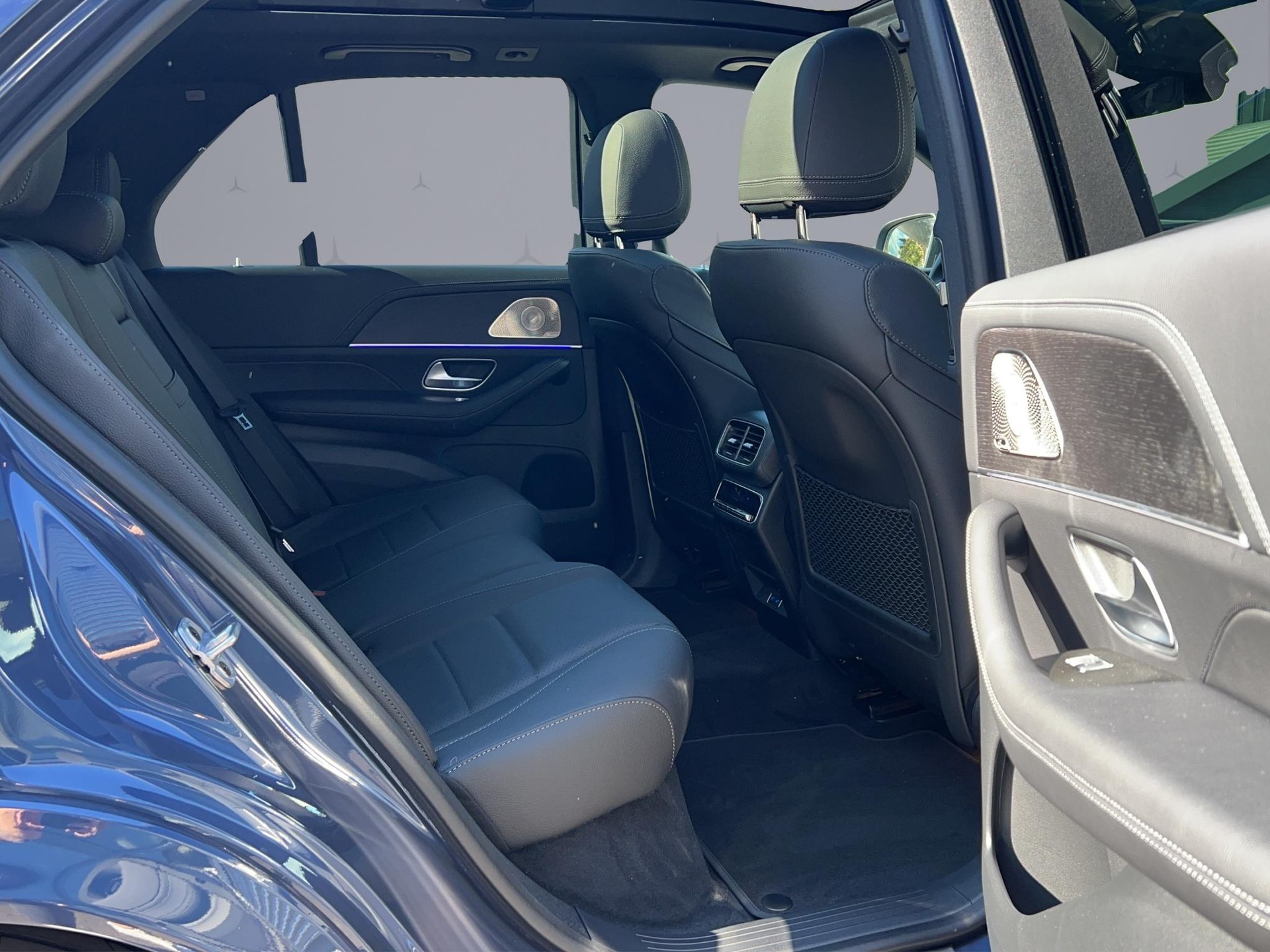 MERCEDES-BENZ GLE 300 d AMG Line 4matic-image-13