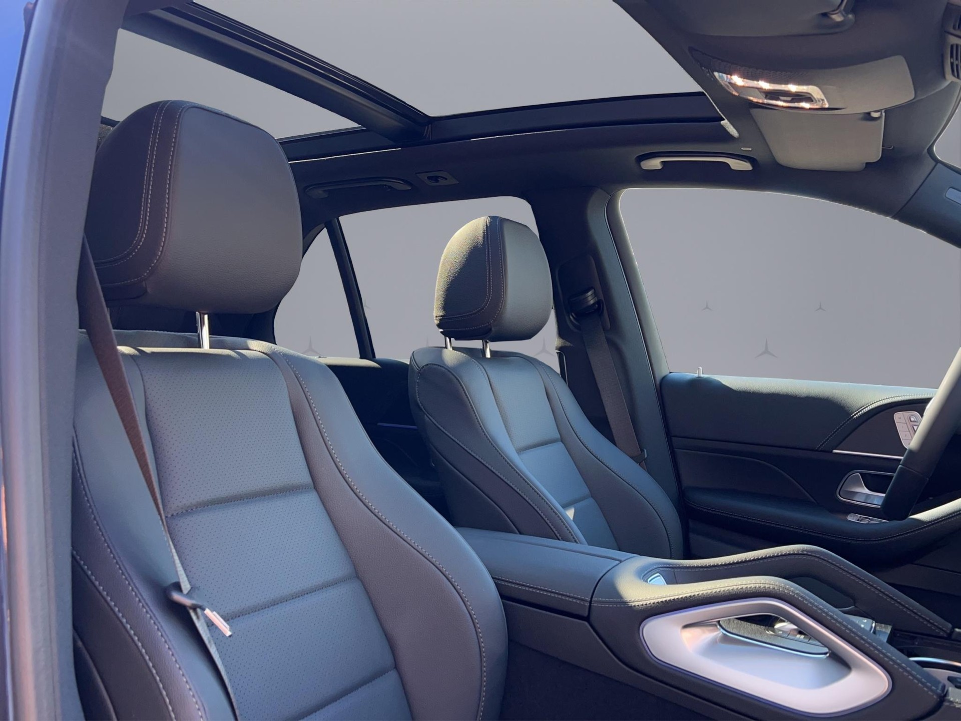 MERCEDES-BENZ GLE 300 d AMG Line 4matic-image-12