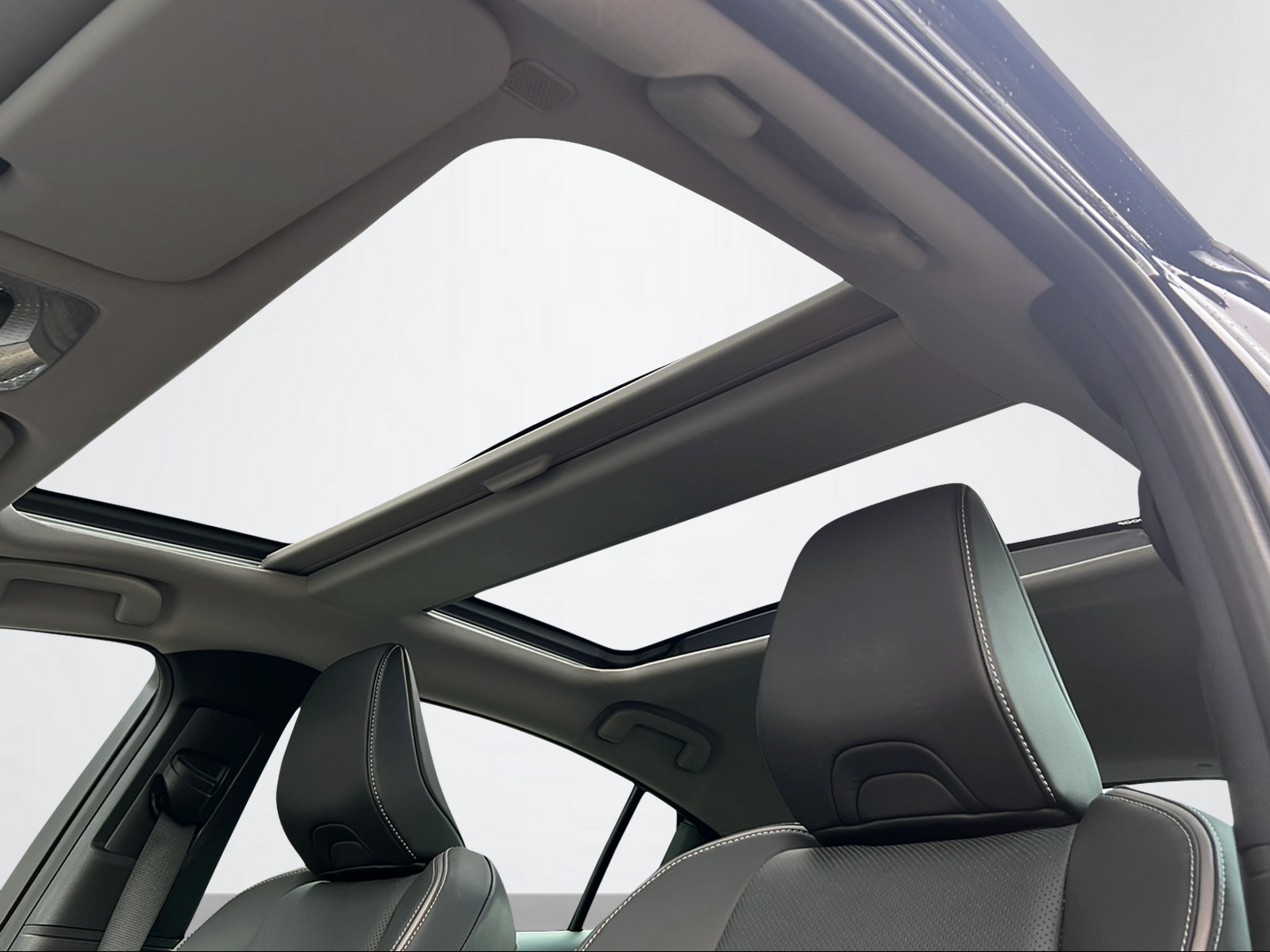 TOYOTA Prius 2.0 Plug-In-Hybrid Premium-image-15