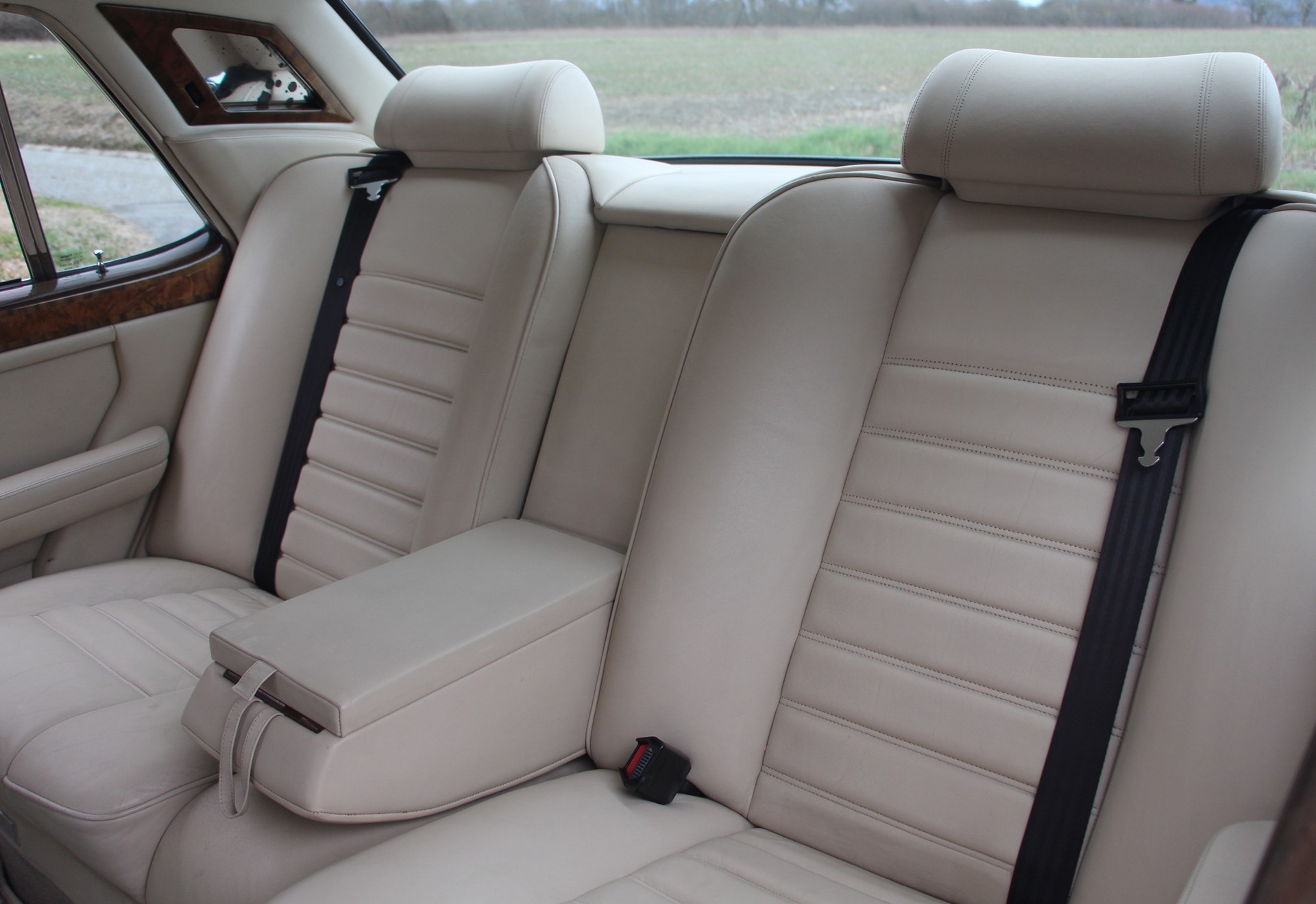 BENTLEY Turbo R LWB-image-12