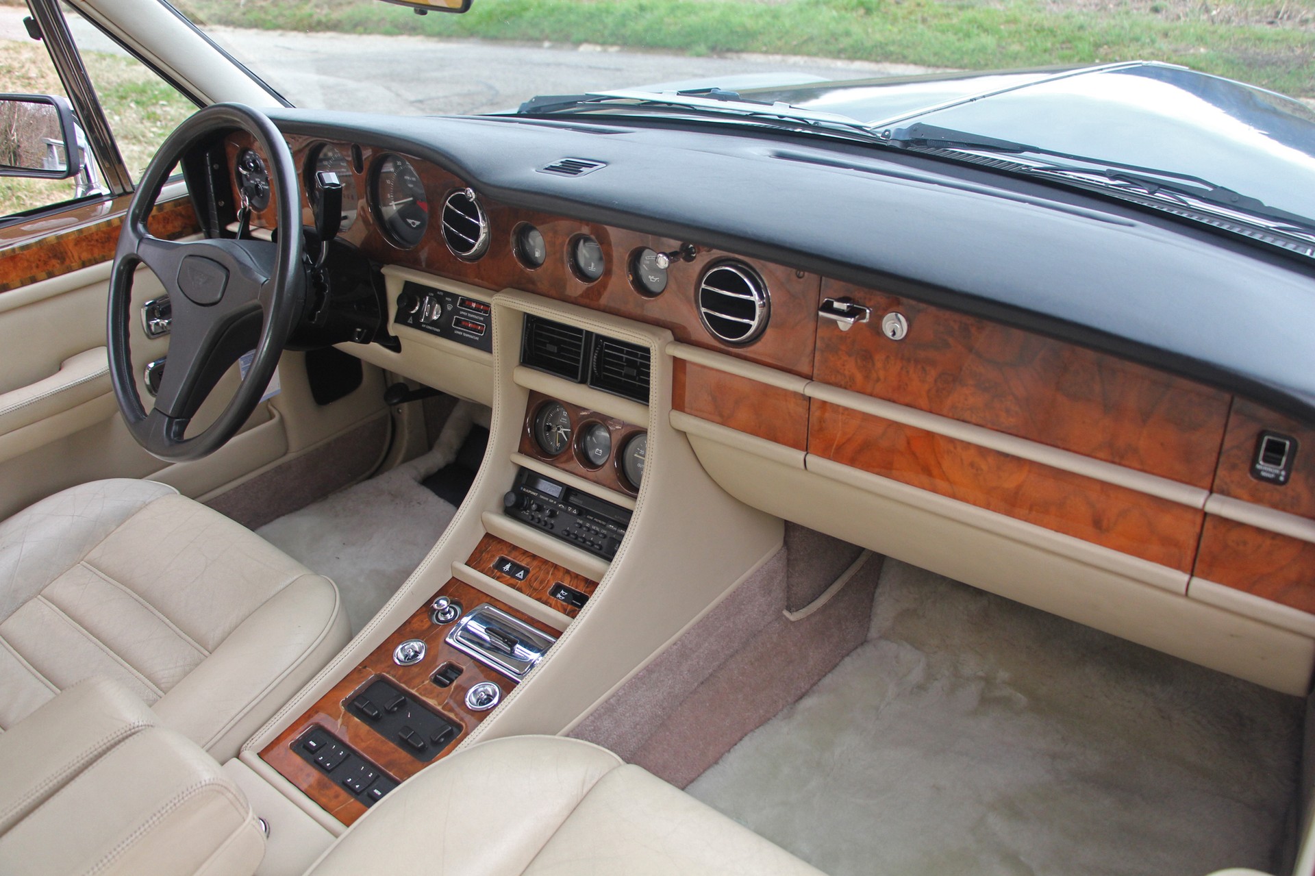 BENTLEY Turbo R LWB-image-9