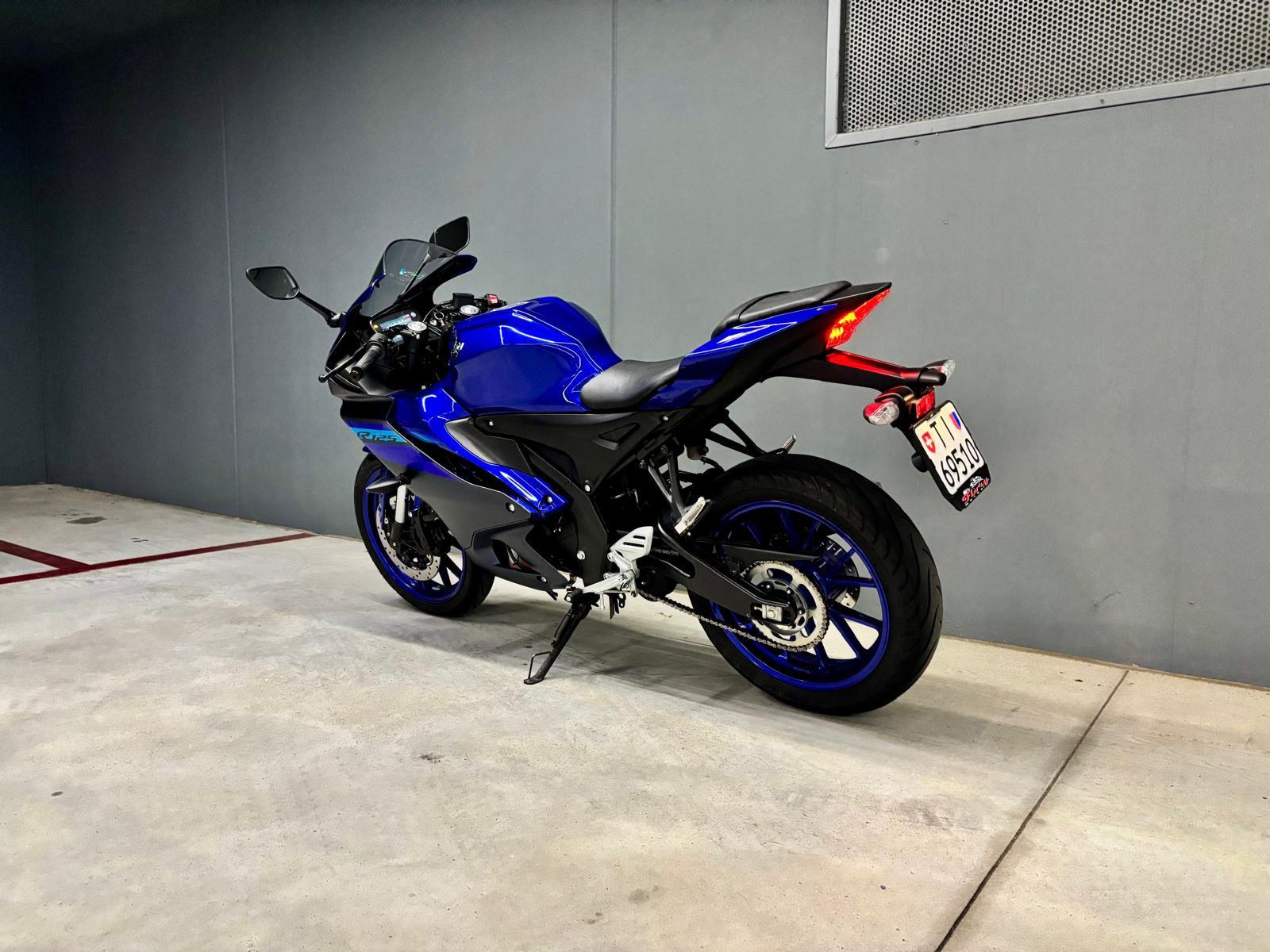 YAMAHA YZF-R 125 ABS-image-1