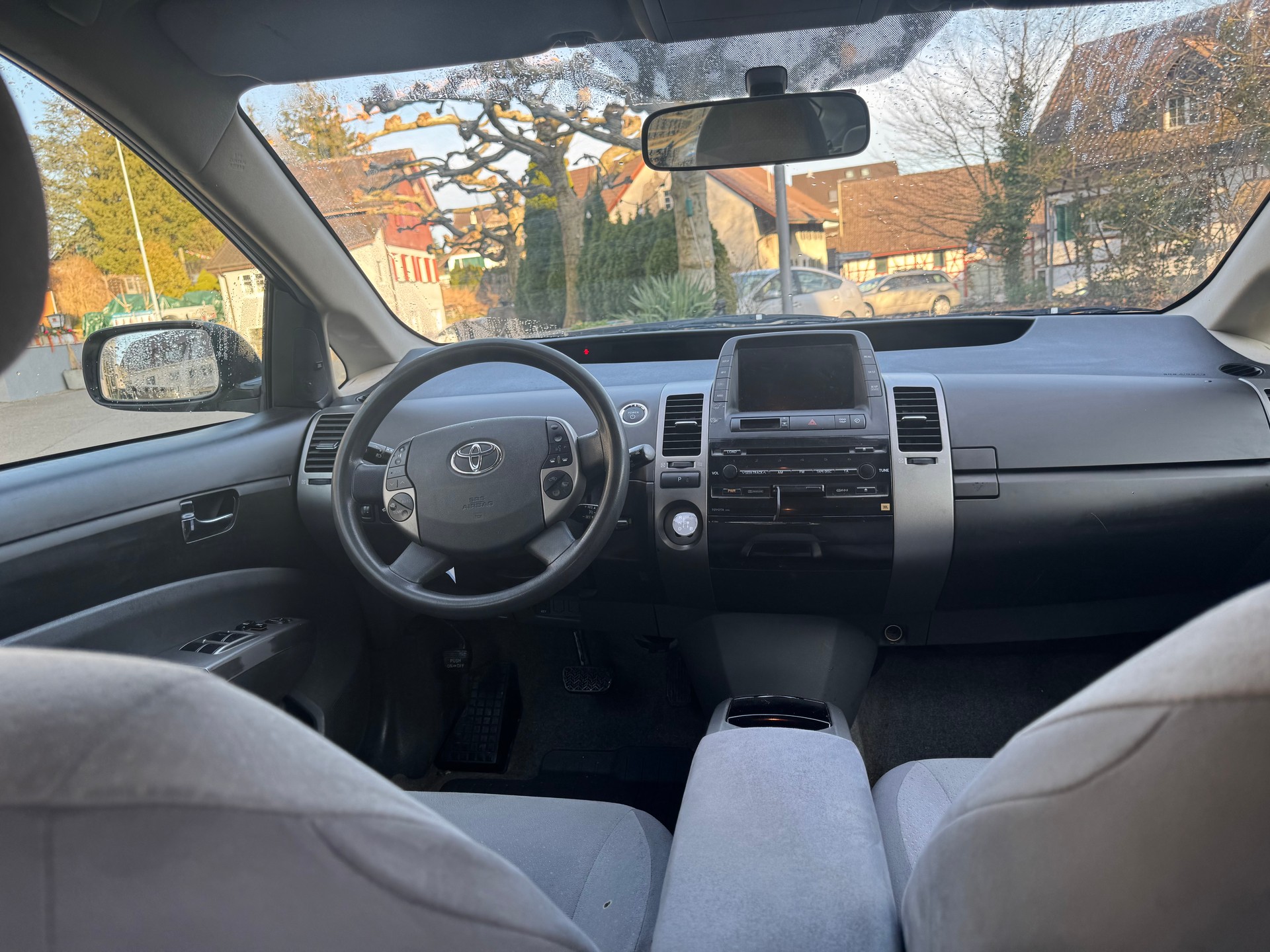 TOYOTA Prius 1.5 16V Hybrid-image-4