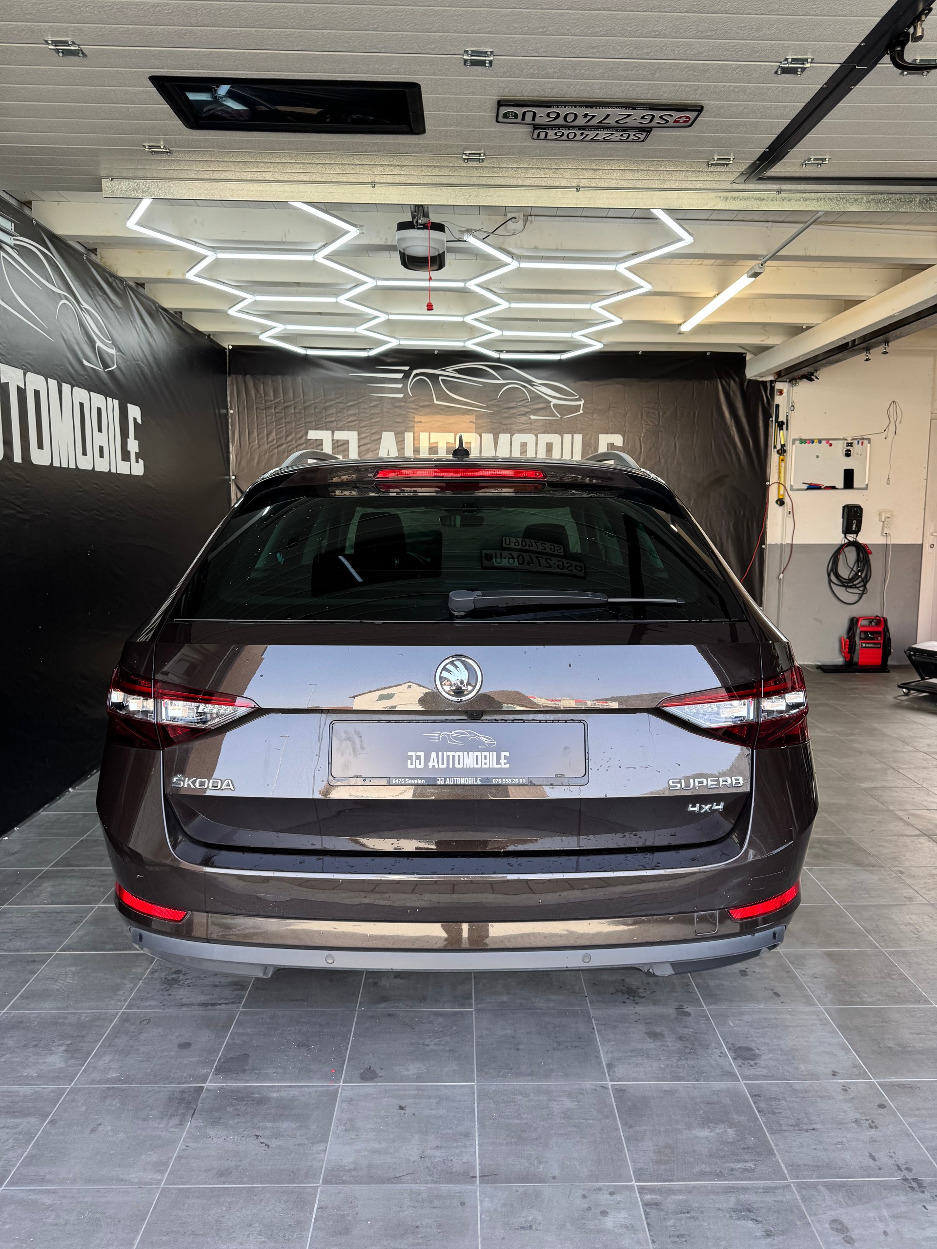 SKODA Superb Combi 2.0 TDi Ambition 4x4 DSG-image-4