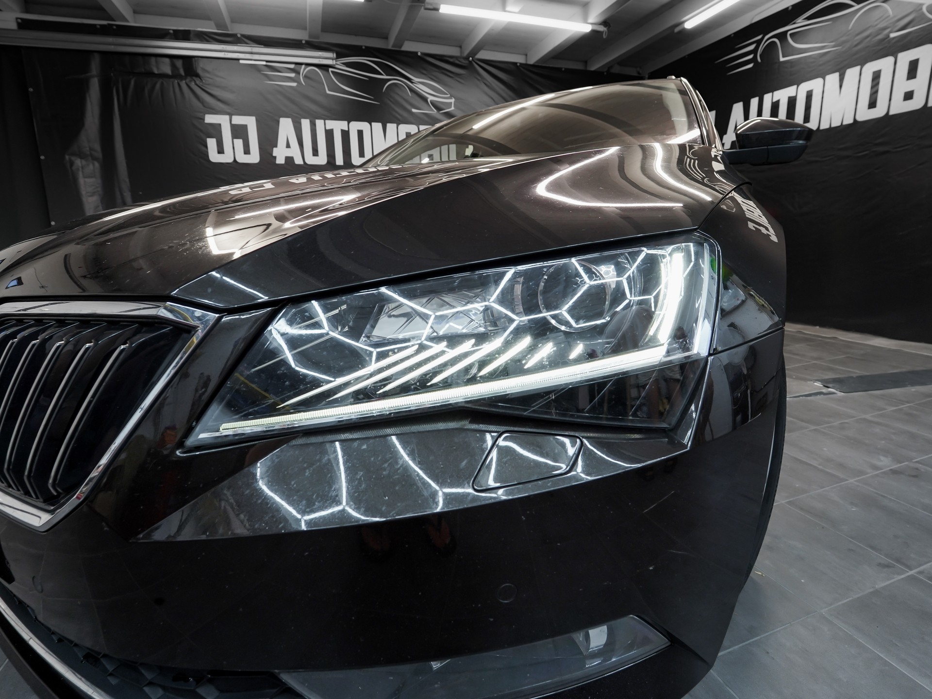 SKODA Superb Combi 2.0 TDi Ambition 4x4 DSG-image-3