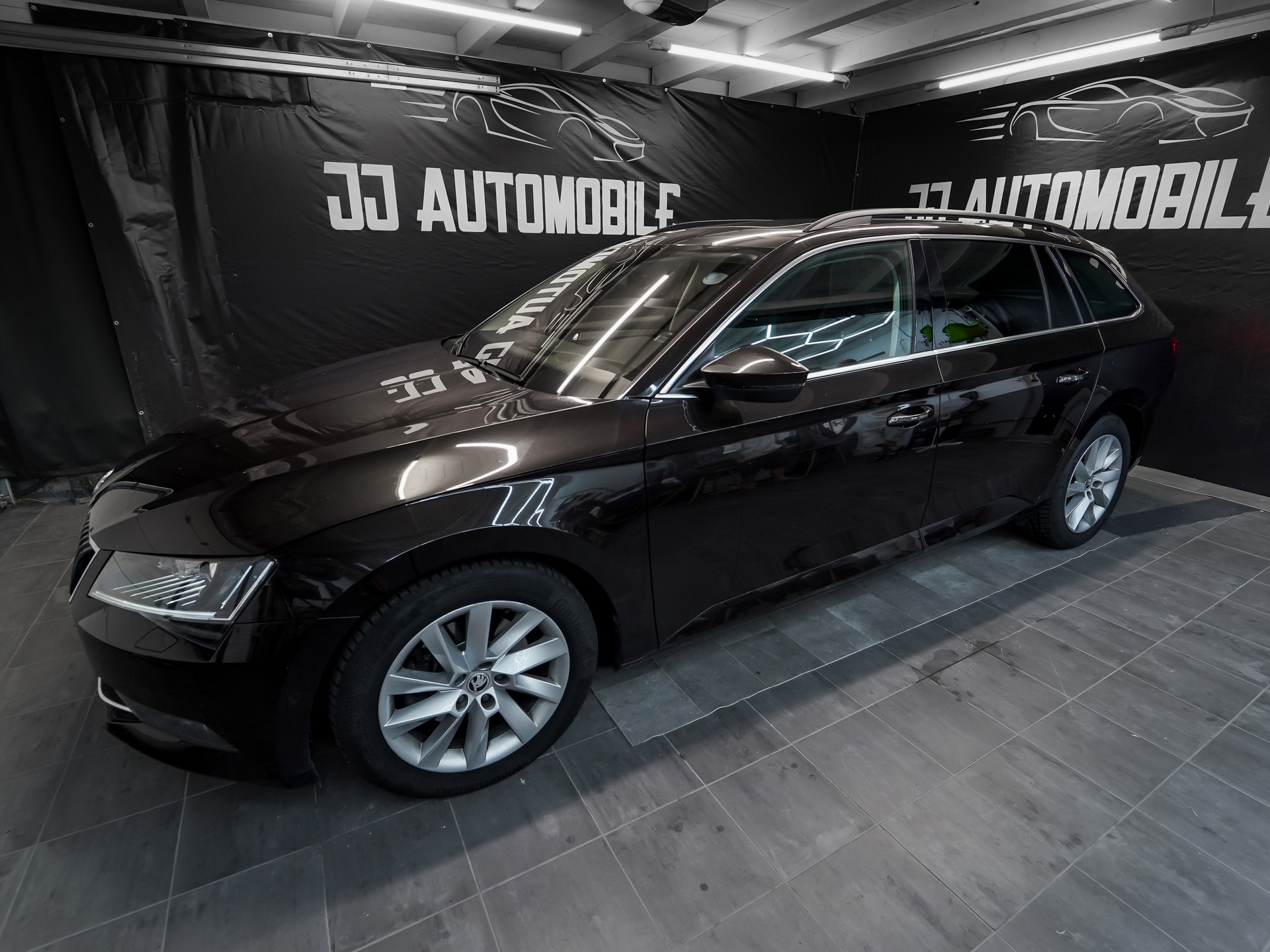 SKODA Superb Combi 2.0 TDi Ambition 4x4 DSG-image-4