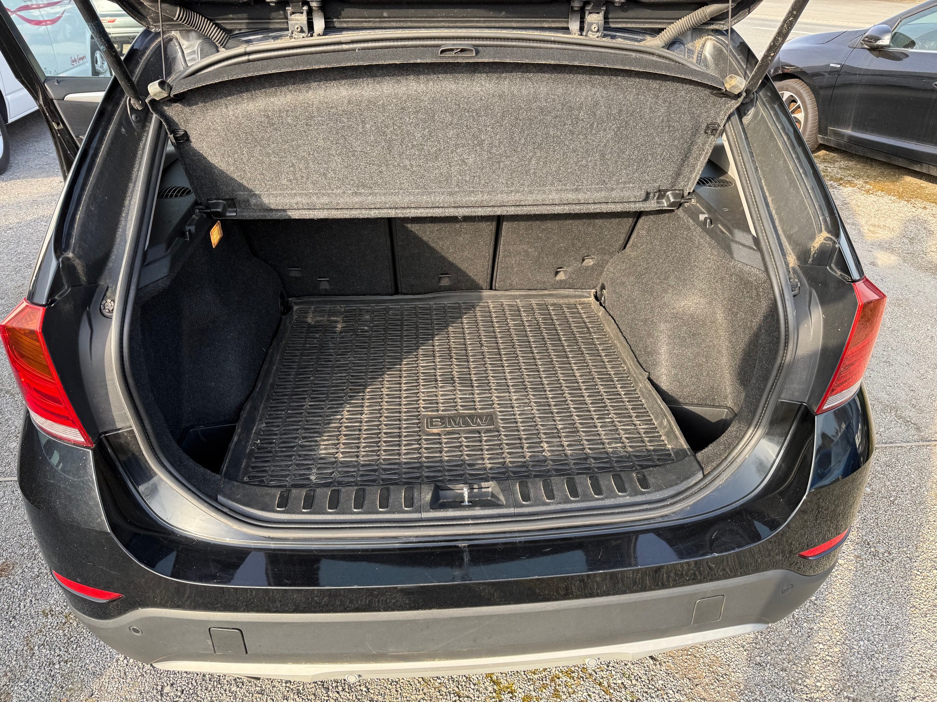 BMW X1 xDrive 18d Steptronic-image-13