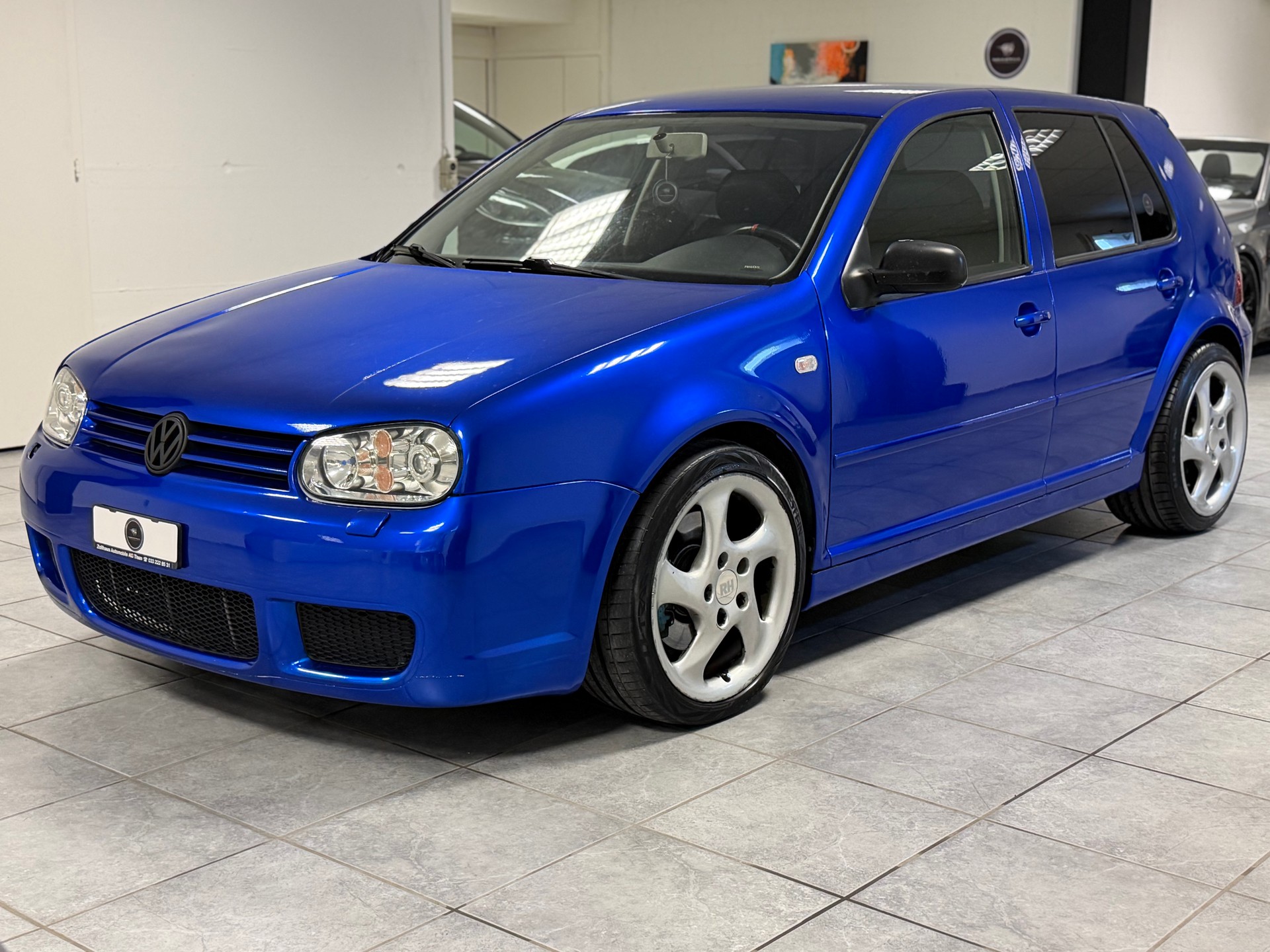 VW Golf 2.8 Highline 4Motion-showroom-element-3