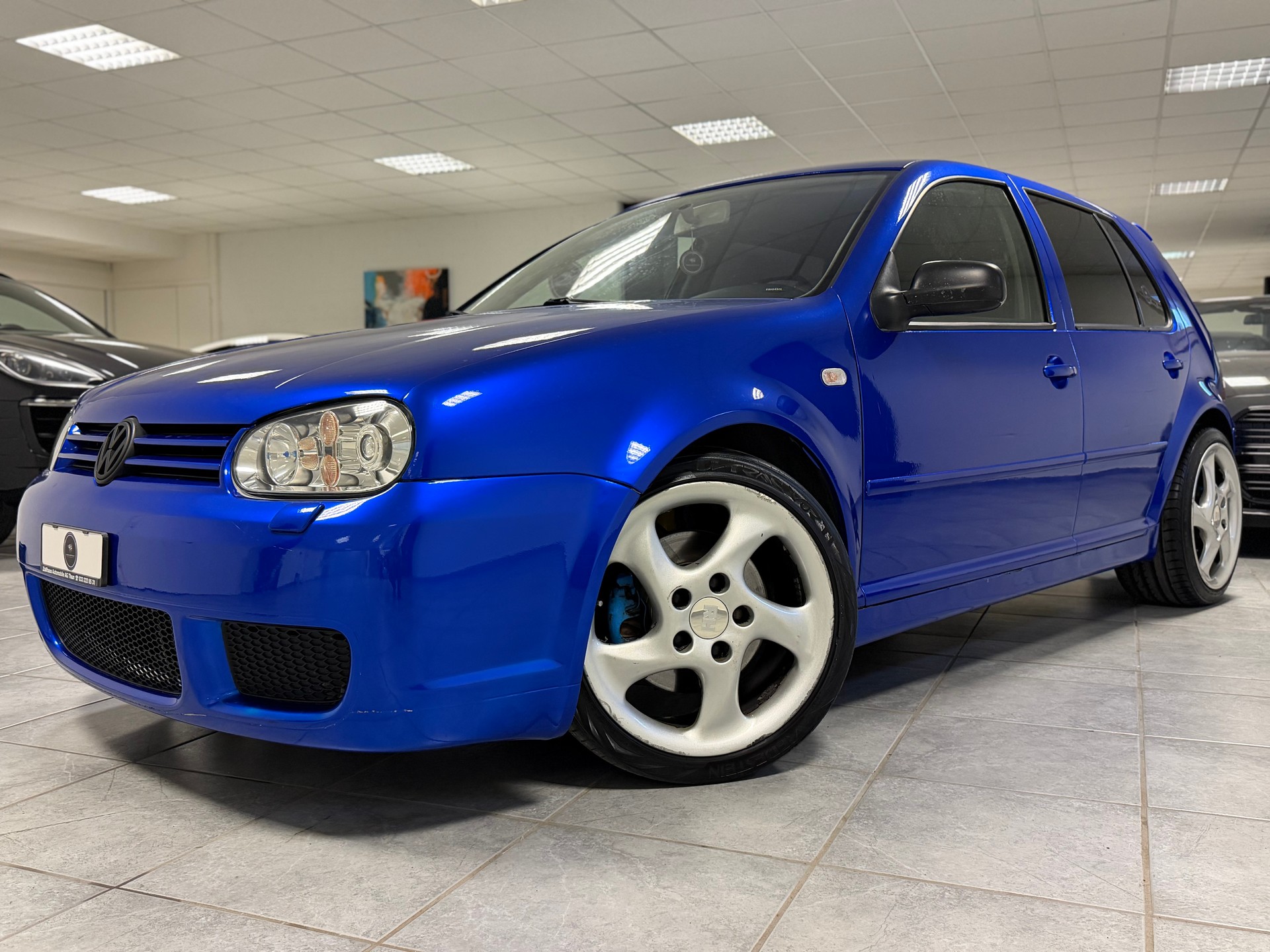 VW Golf 2.8 Highline 4Motion-showroom-element-2