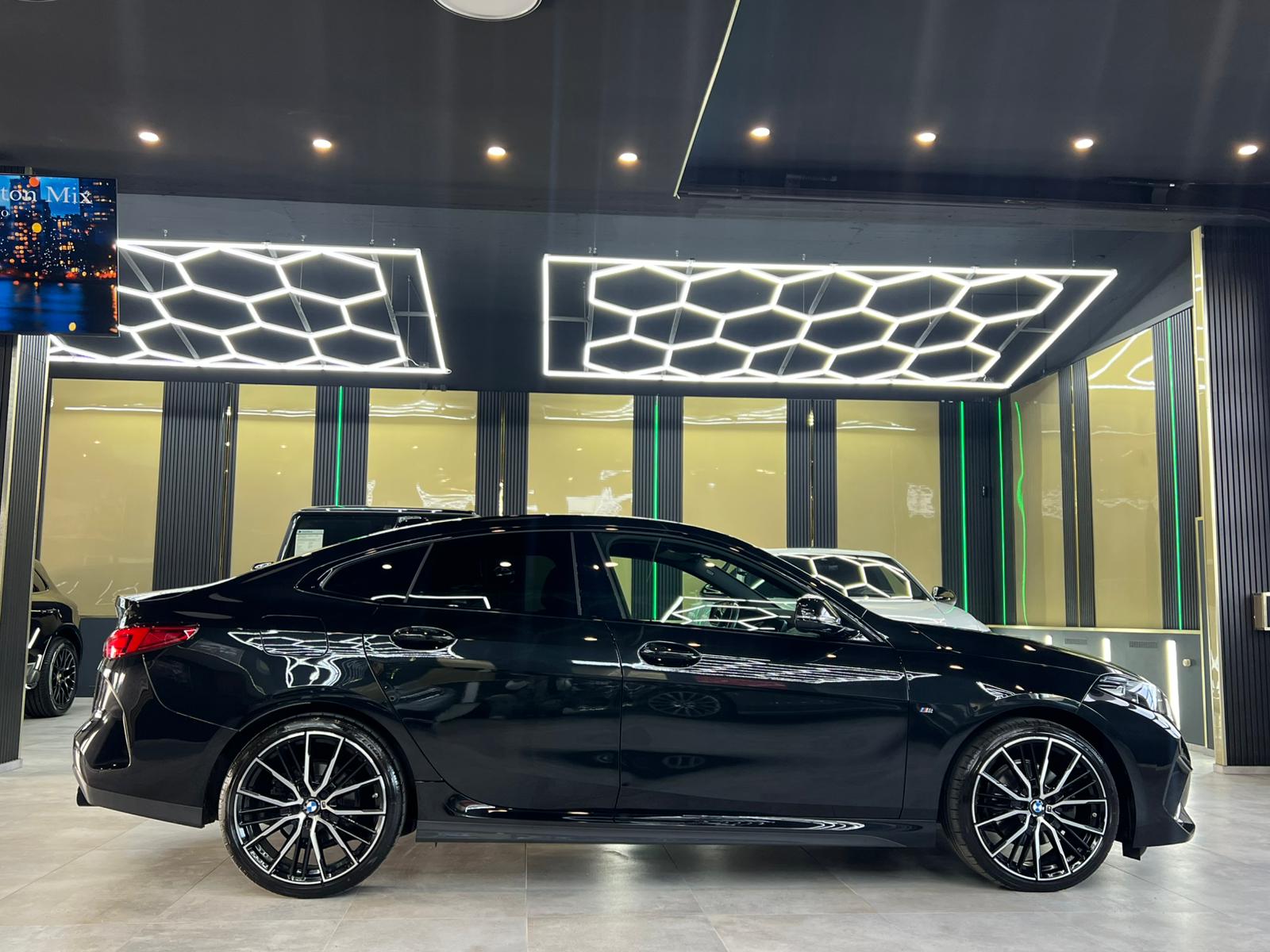 BMW 218d Gran Coupé M Sport Pro Steptronic-image-3