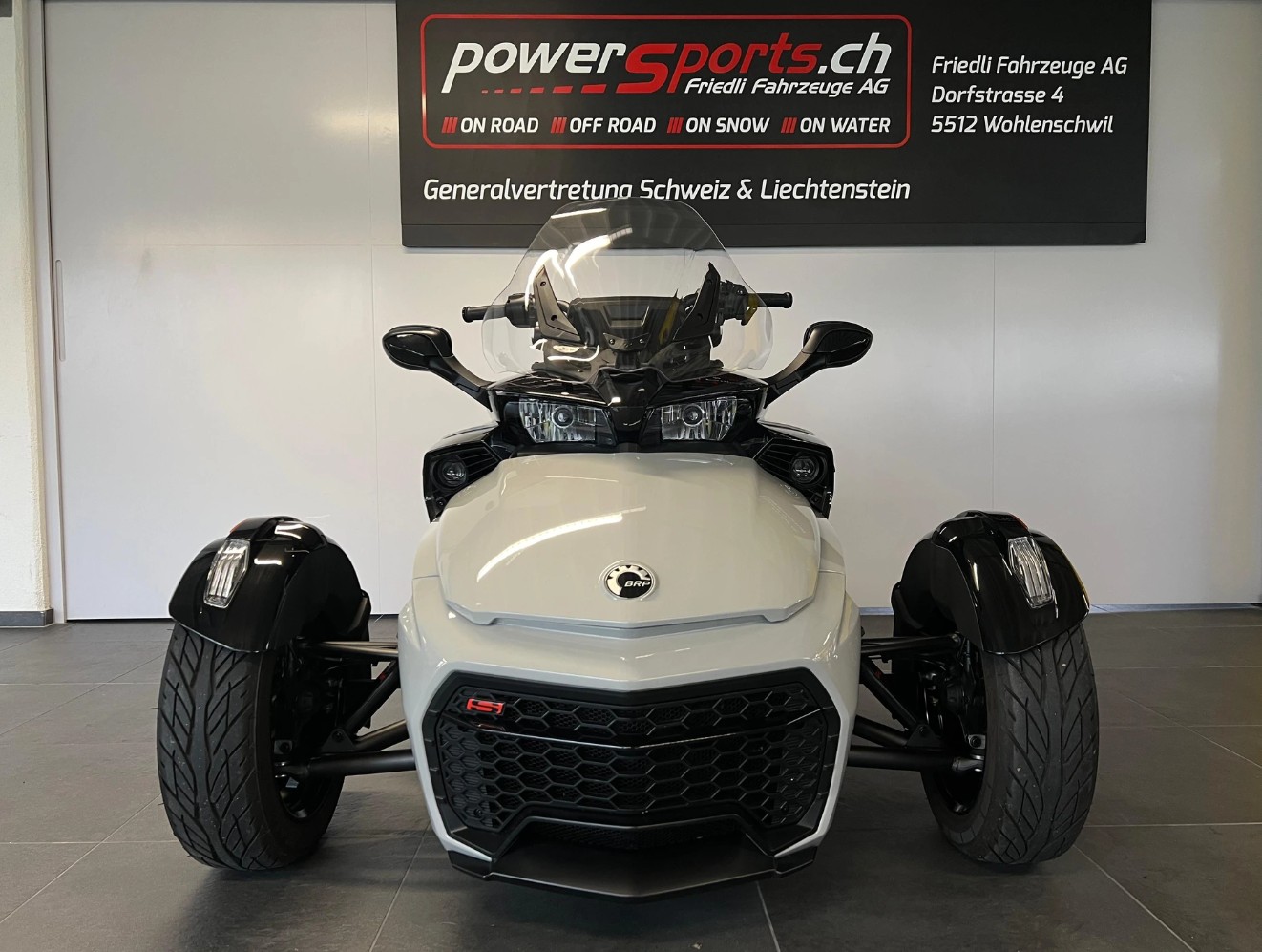 CAN-AM Spyder F3-LTD Special Special Series SE6-showroom-element-1
