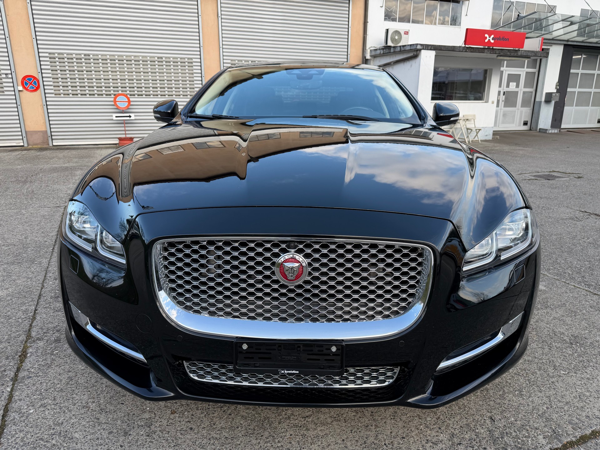 JAGUAR XJ 3.0d Luxury V6 Automatic-image-7