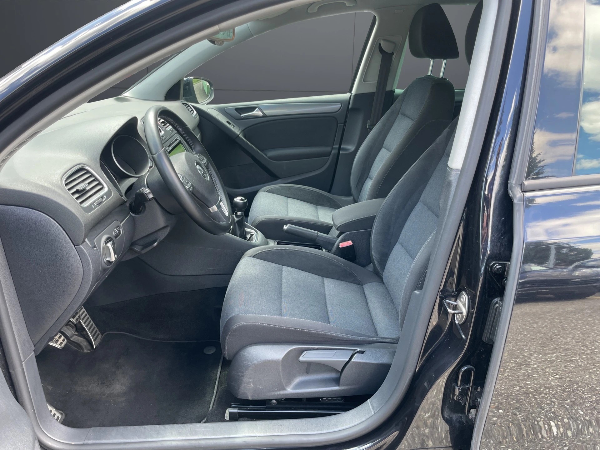 VW Golf 1.2 TSI BlueMotion Technology Trendline-image-4