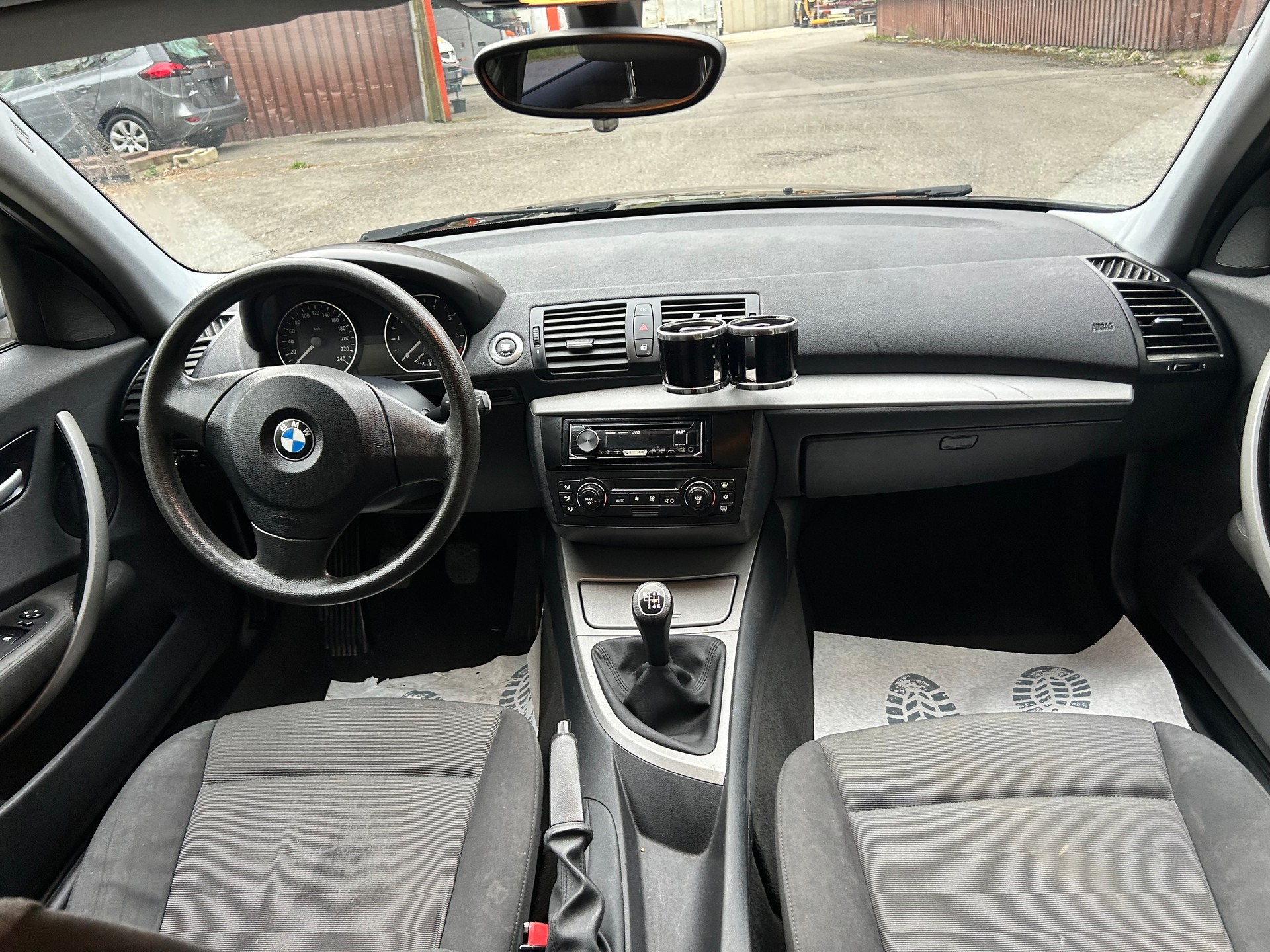 BMW 116i-image-6