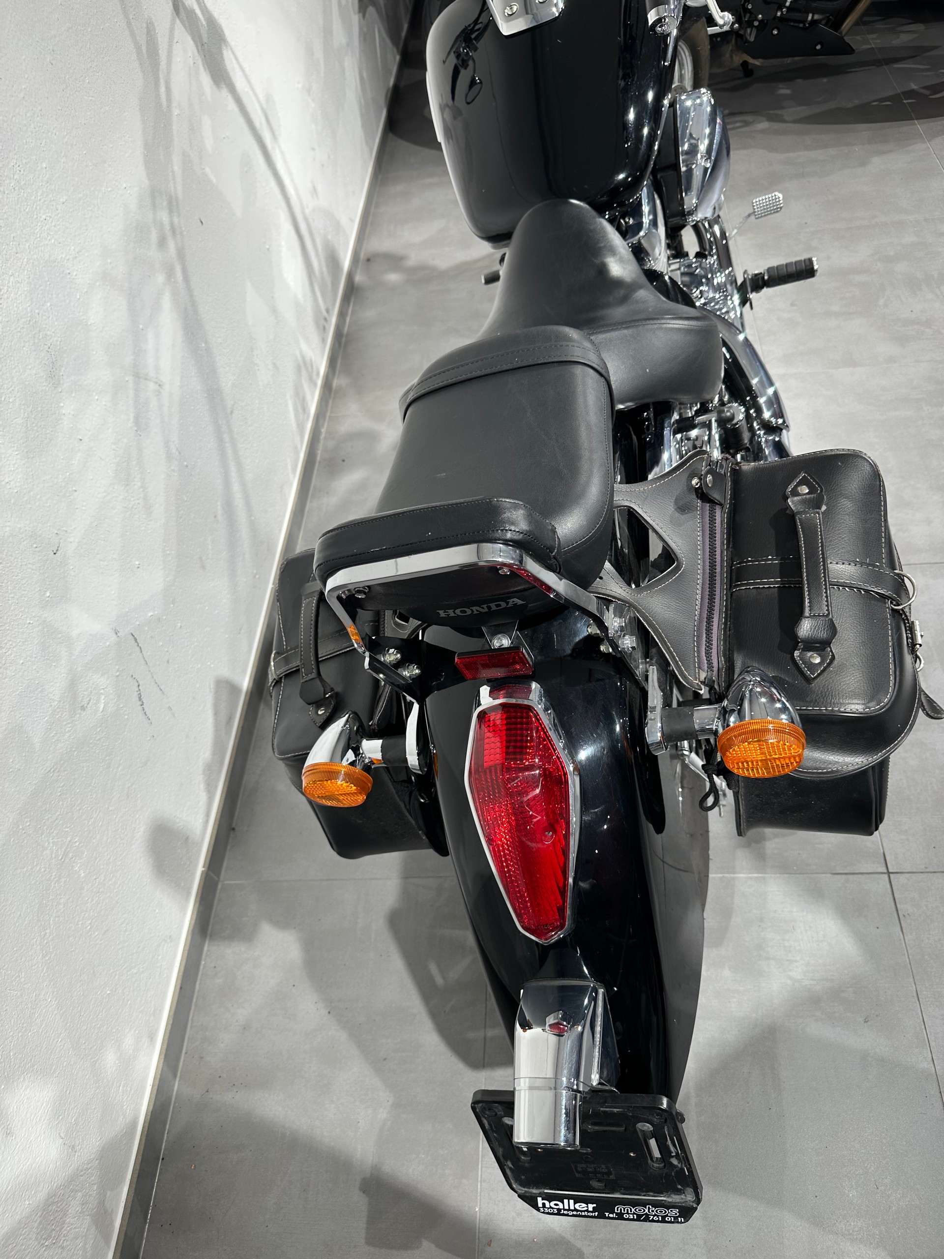 HONDA VT 750 C-showroom-element-2